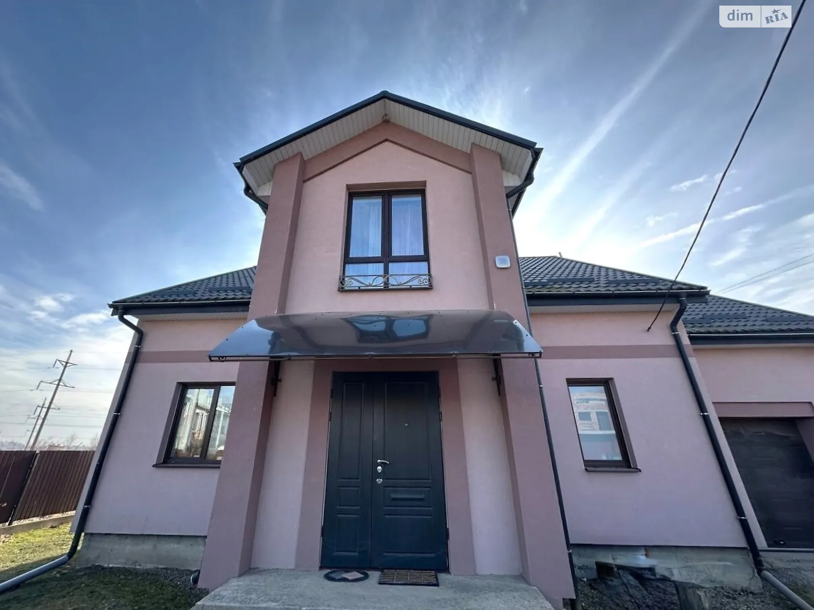 Продается дом на 2 этажа 241.3 кв. м с подвалом, цена: 250000 $ - фото 1