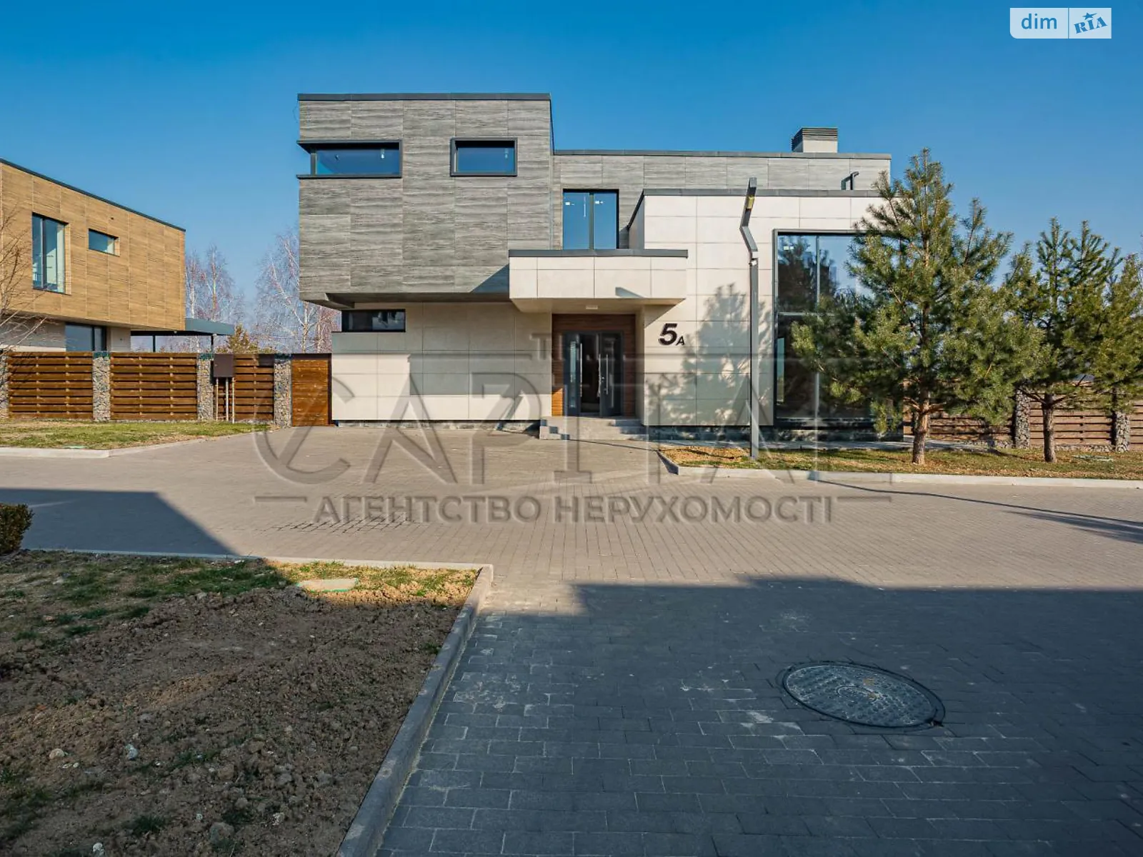 Продается дом на 2 этажа 265 кв. м с гаражом, цена: 375000 $ - фото 1