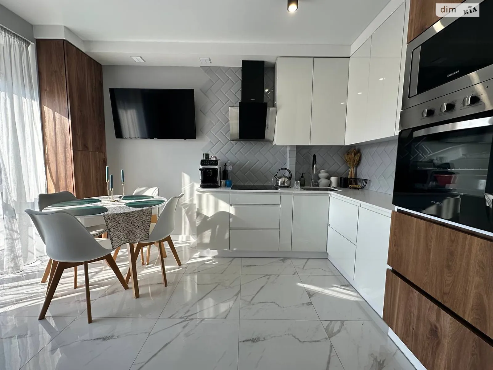Продается 2-комнатная квартира 58 кв. м в Ивано-Франковске, цена: 99000 $ - фото 1