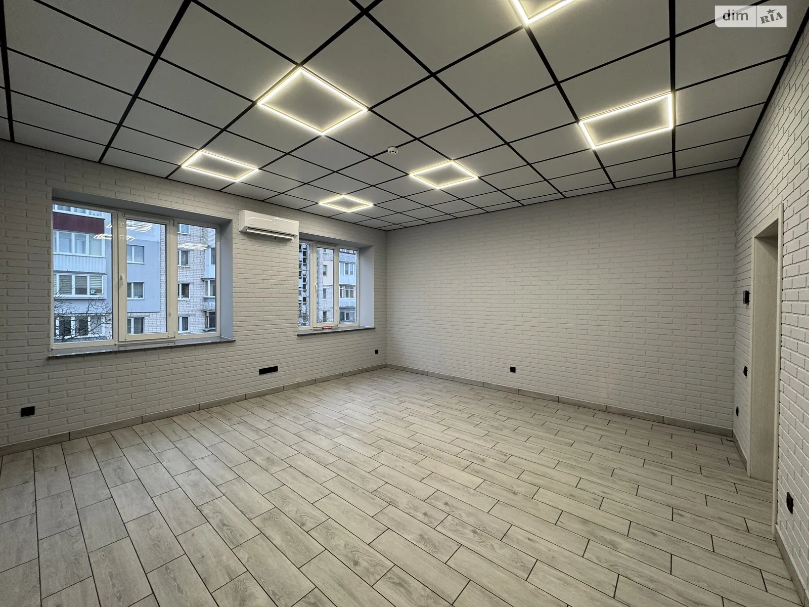 Сдается в аренду офис 30 кв. м в бизнес-центре, цена: 14999 грн - фото 1