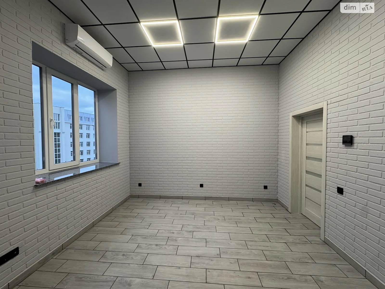 Сдается в аренду офис 16 кв. м в бизнес-центре, цена: 8500 грн - фото 1