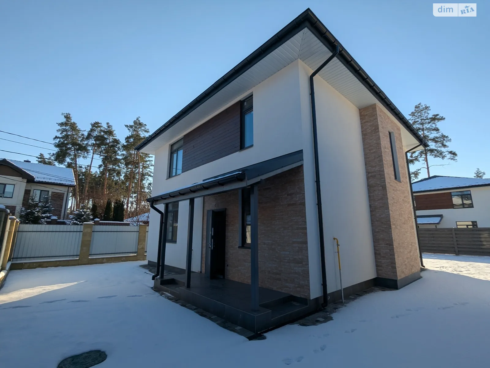 Продается дом на 2 этажа 142 кв. м с камином, цена: 160000 $ - фото 1