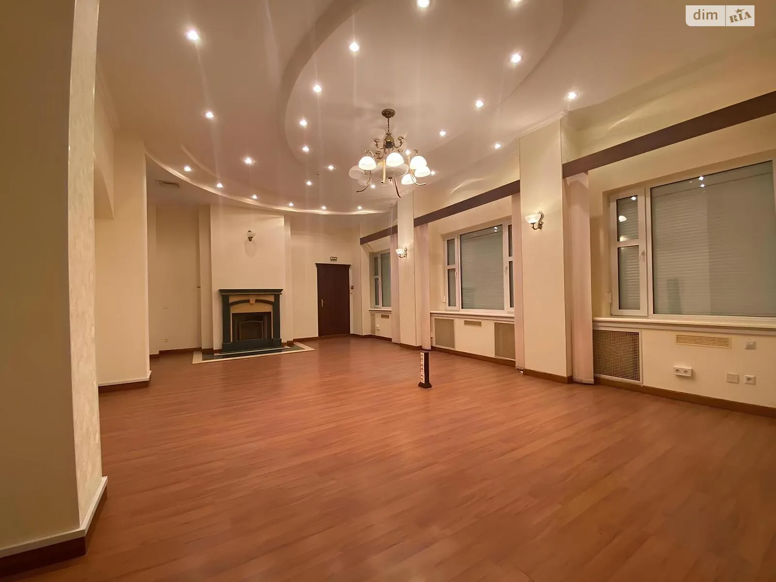Продається офіс 1700 кв. м в бізнес-центрі, цена: 5000000 $ - фото 1