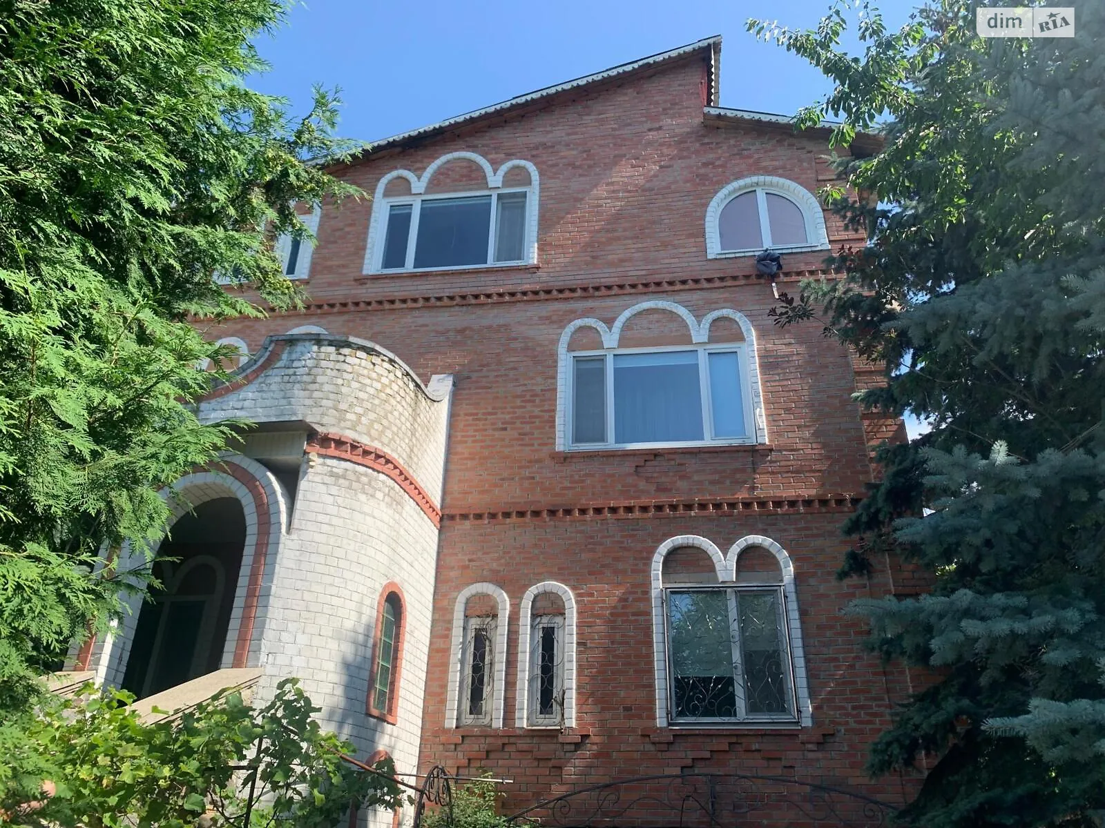 Продается дом на 3 этажа 361 кв. м с беседкой, цена: 190000 $ - фото 1