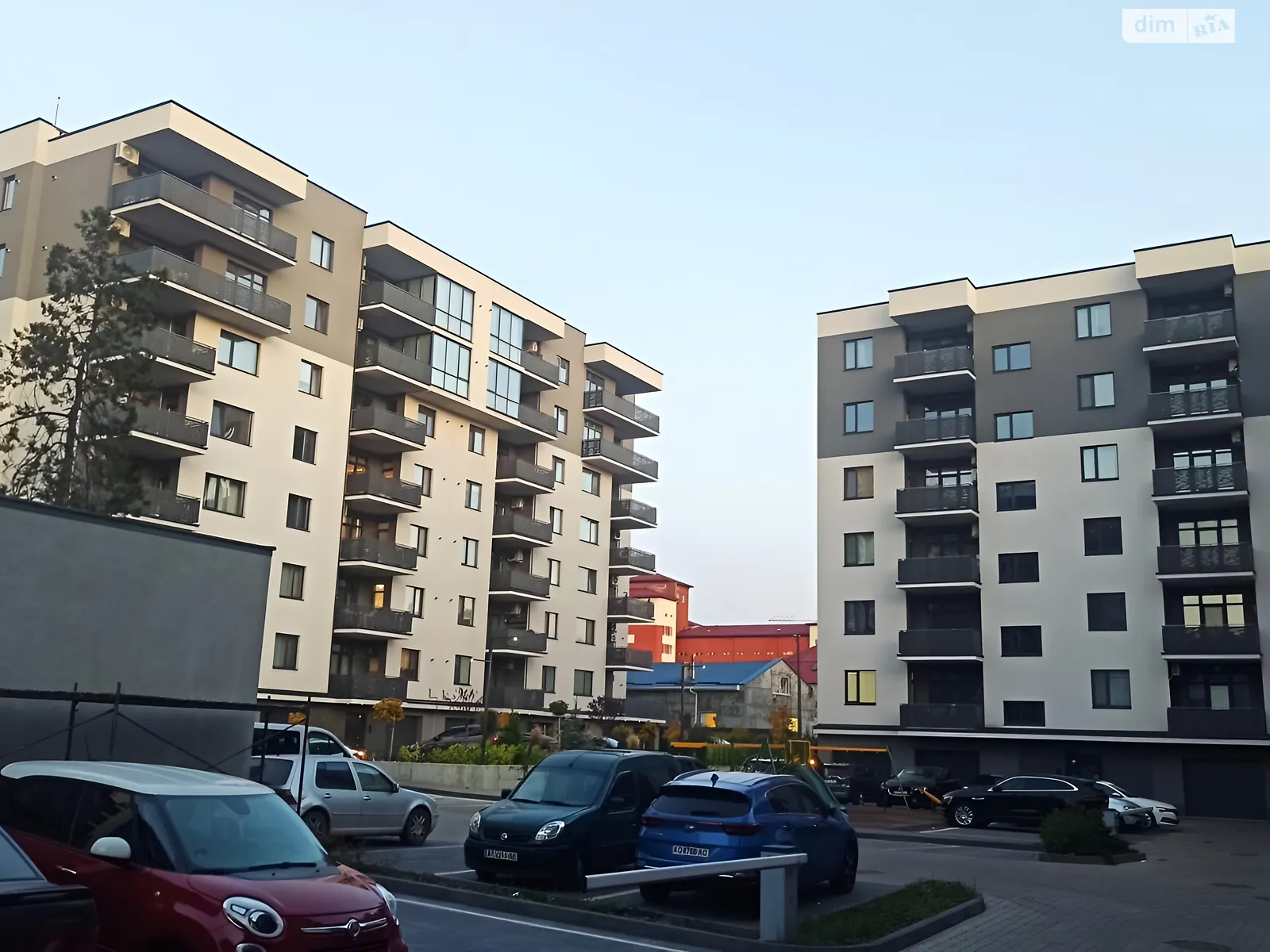 Продається 2-кімнатна квартира 77 кв. м у Ужгороді, вул. Собранецька, 150А - фото 1