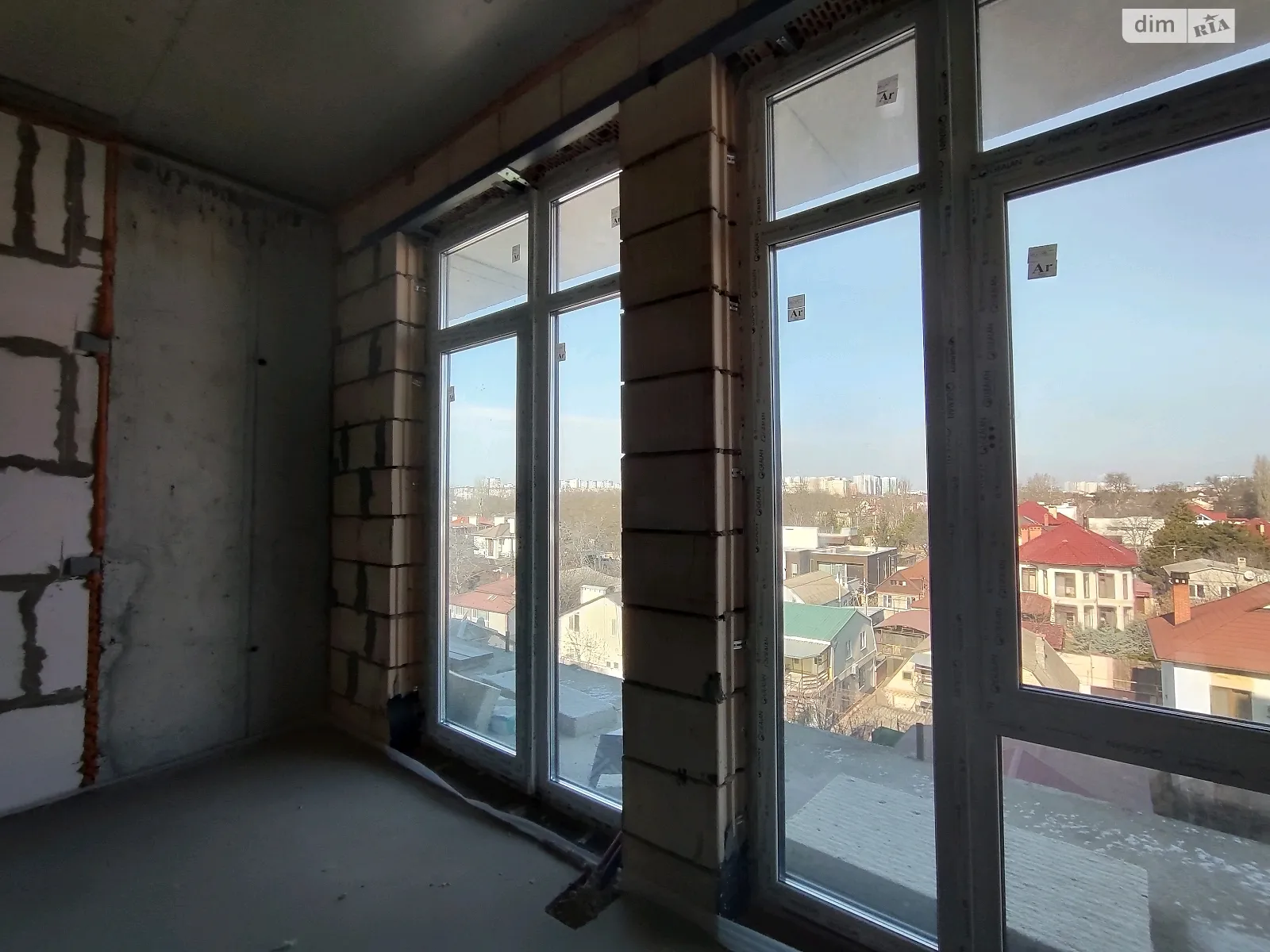 Продається 1-кімнатна квартира 36 кв. м у Одесі, вул. Дачна, 28 - фото 1