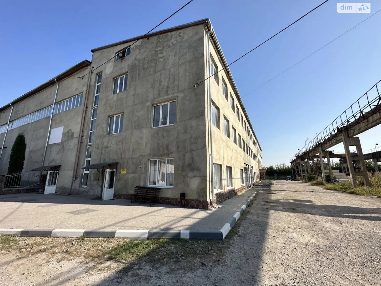 Продается помещения свободного назначения 8022 кв. м в 3-этажном здании, цена: 2500000 $ - фото 1