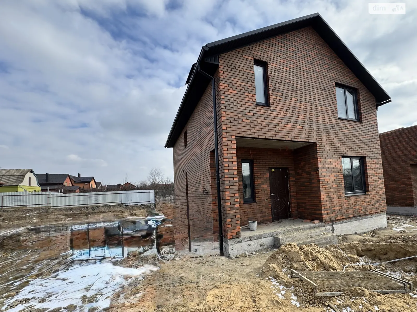 Продается дом на 2 этажа 125 кв. м с садом, цена: 93000 $ - фото 1