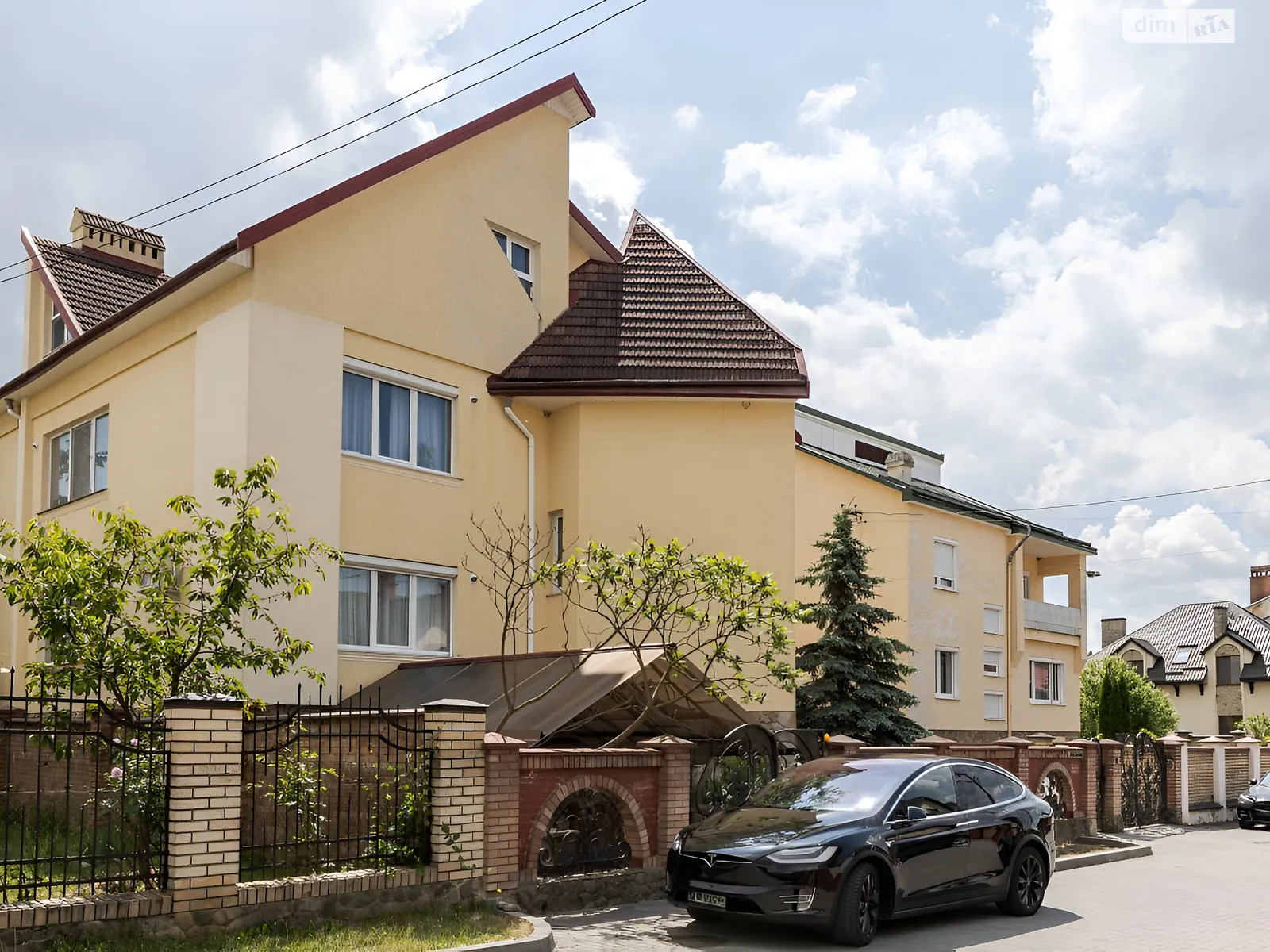Продається будинок 3 поверховий 579.2 кв. м з садом, цена: 329000 $ - фото 1