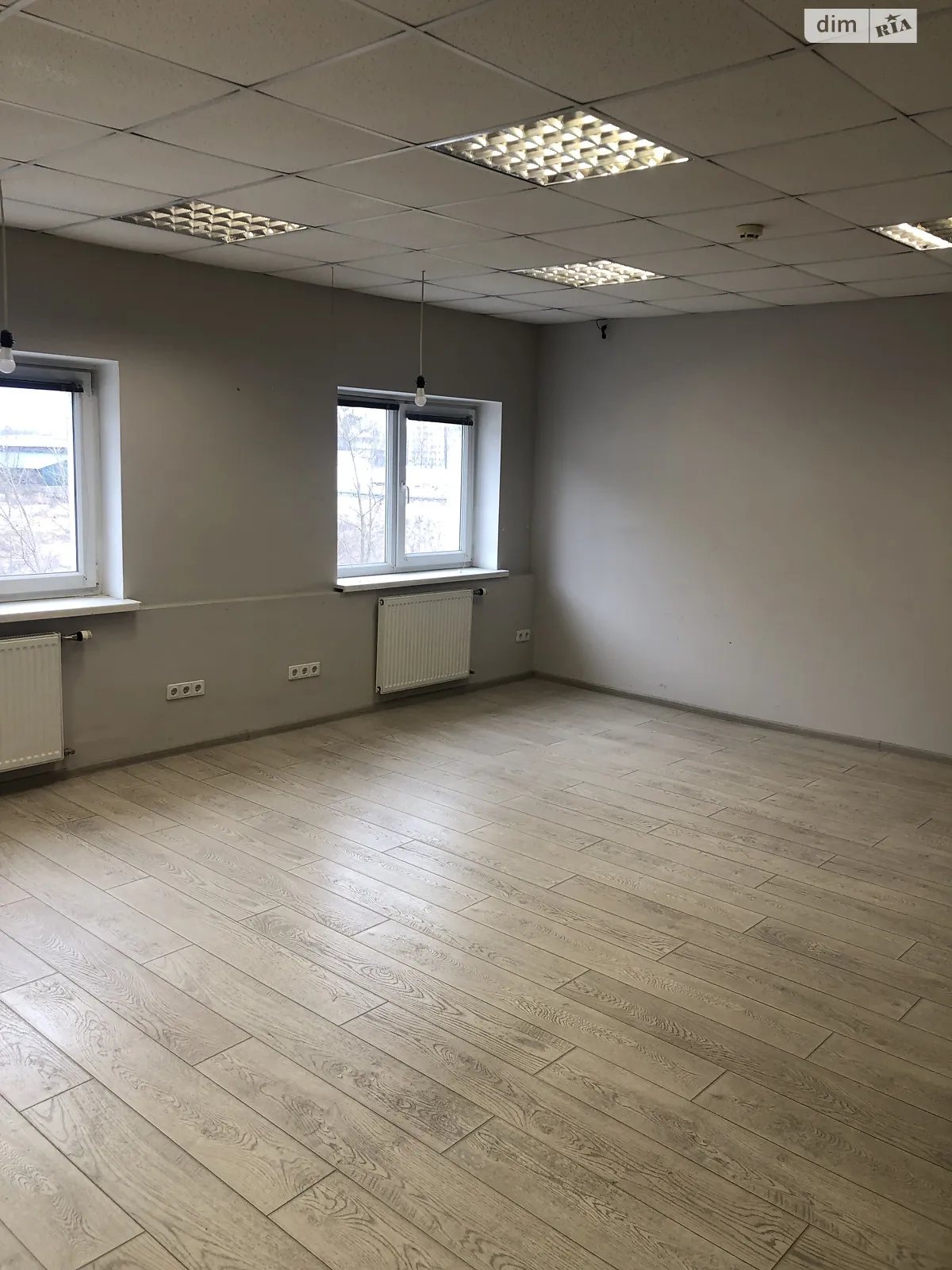Здається в оренду офіс 50 кв. м в бізнес-центрі, цена: 350 $ - фото 1