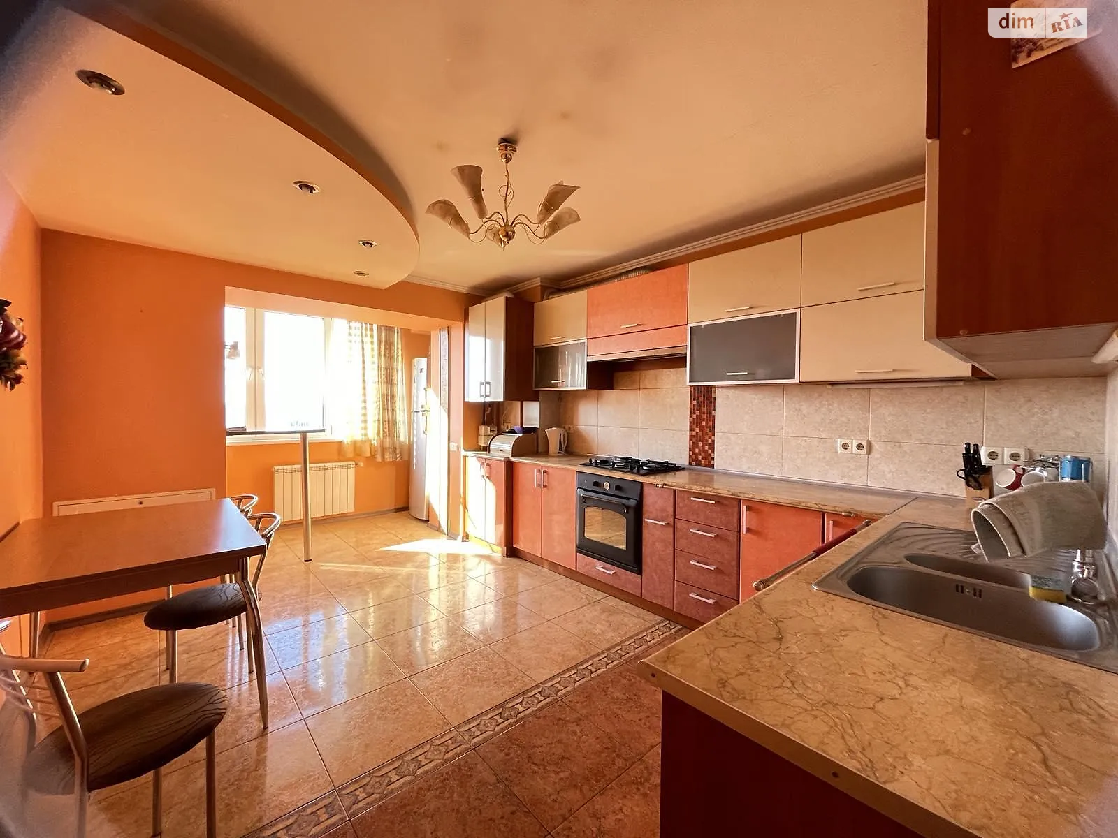 3-комнатная квартира 120 кв. м в Тернополе, ул. Коцюбинского - фото 1