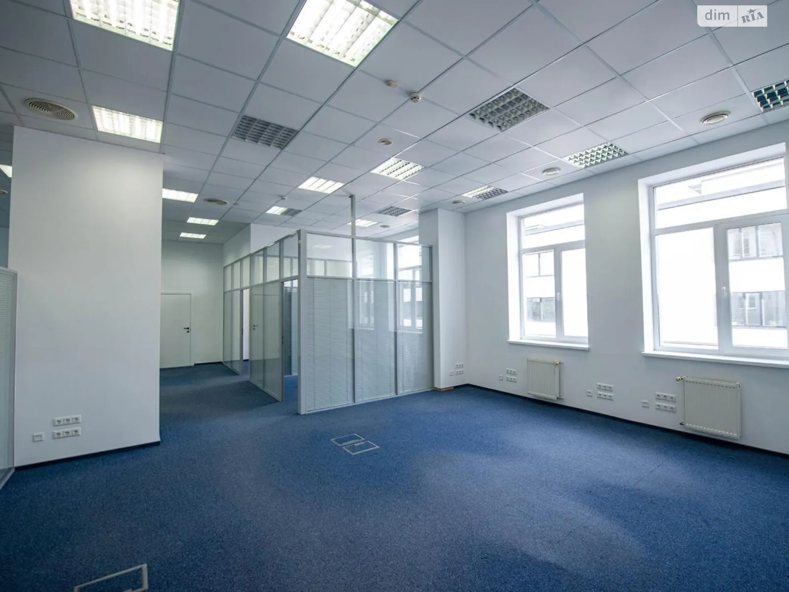 Сдается в аренду офис 330 кв. м в бизнес-центре, цена: 5850 $ - фото 1