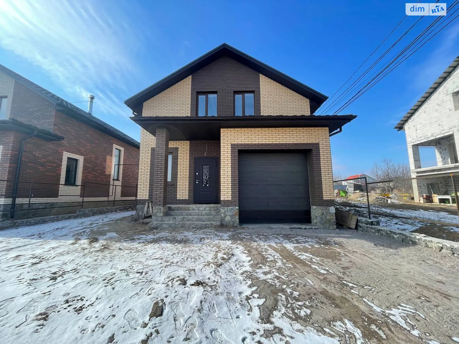 Продается дом на 2 этажа 110 кв. м с камином, цена: 95000 $ - фото 1