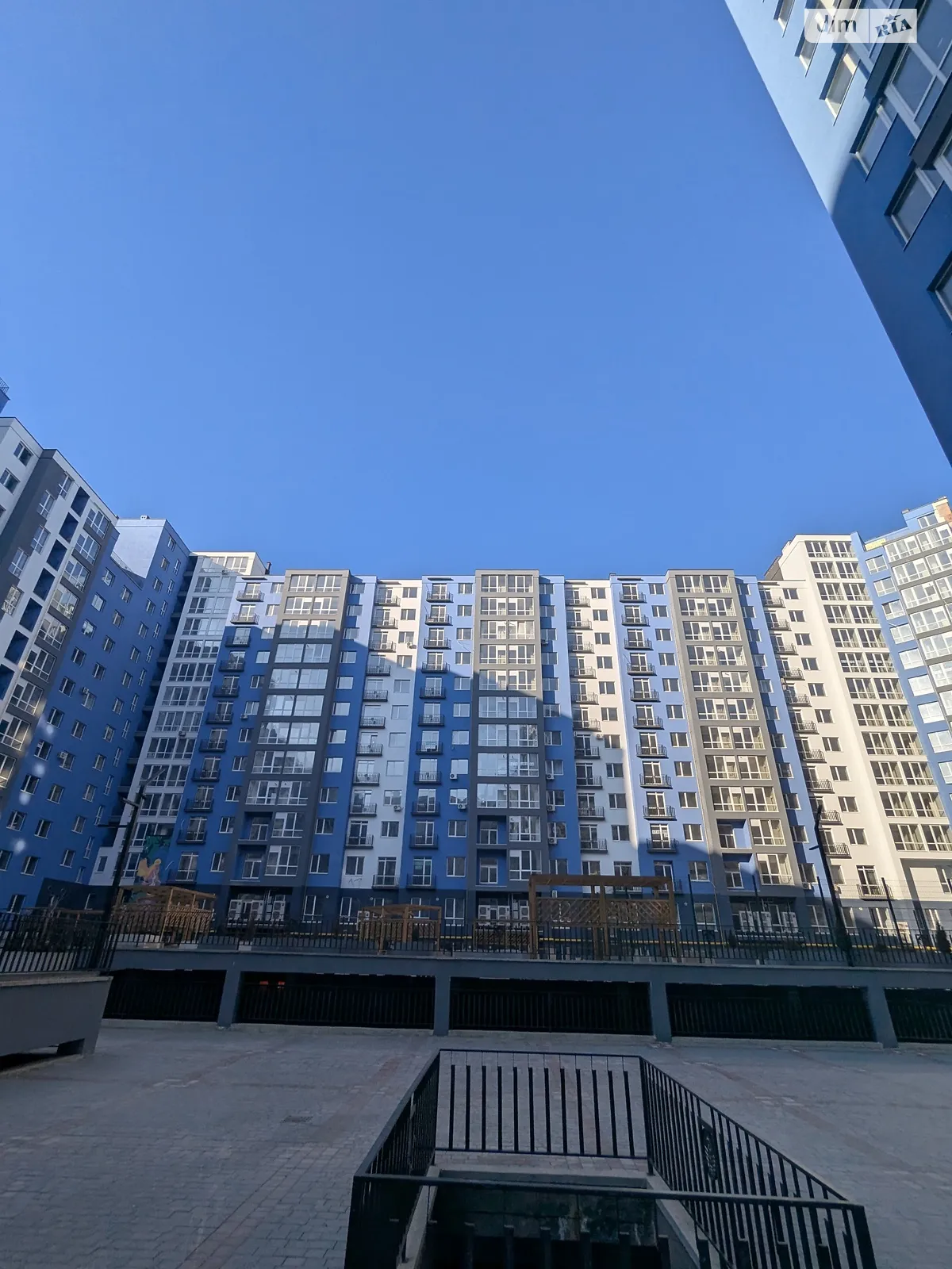 Продается 2-комнатная квартира 70.8 кв. м в Ивано-Франковске, ул. Княгинин, 44 - фото 1