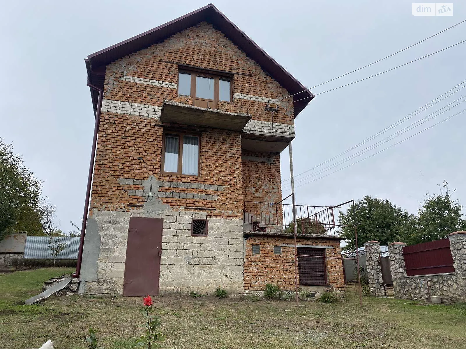 Продается дом на 3 этажа 92 кв. м с балконом, цена: 28000 $ - фото 1