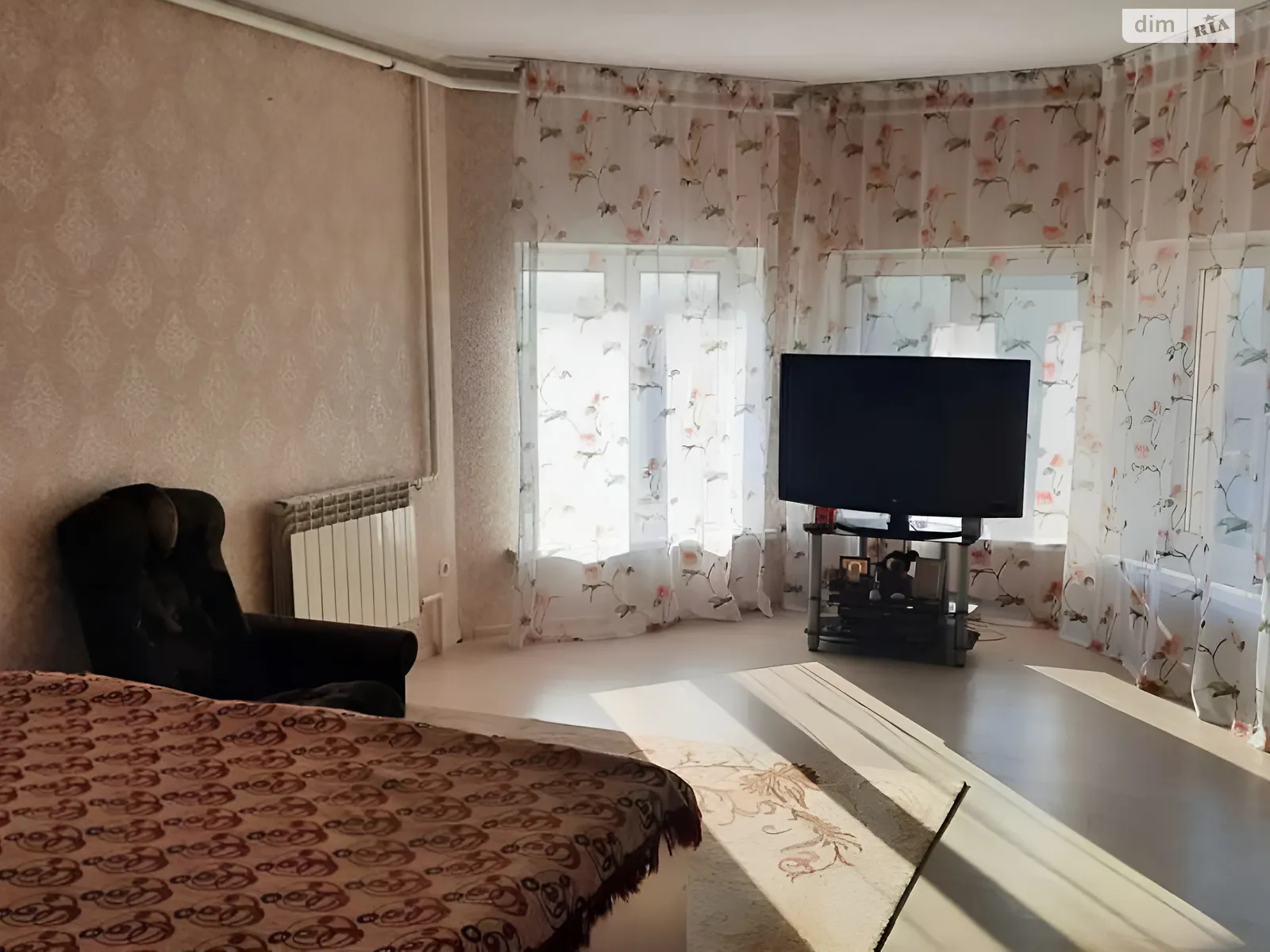 Продается дом на 2 этажа 253.6 кв. м с камином, цена: 92000 $ - фото 1