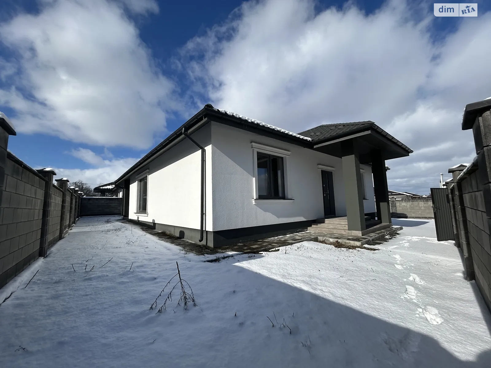 Продается одноэтажный дом 113.5 кв. м с гаражом, цена: 120000 $ - фото 1
