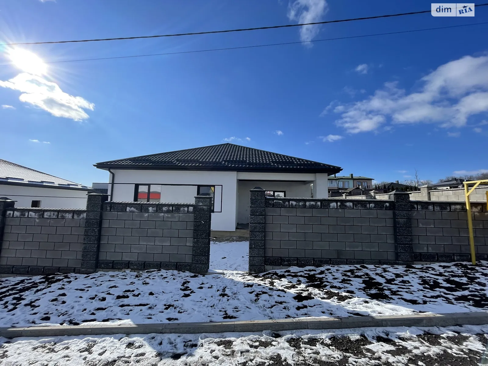 Продається одноповерховий будинок 105 кв. м з гаражем, цена: 83000 $ - фото 1
