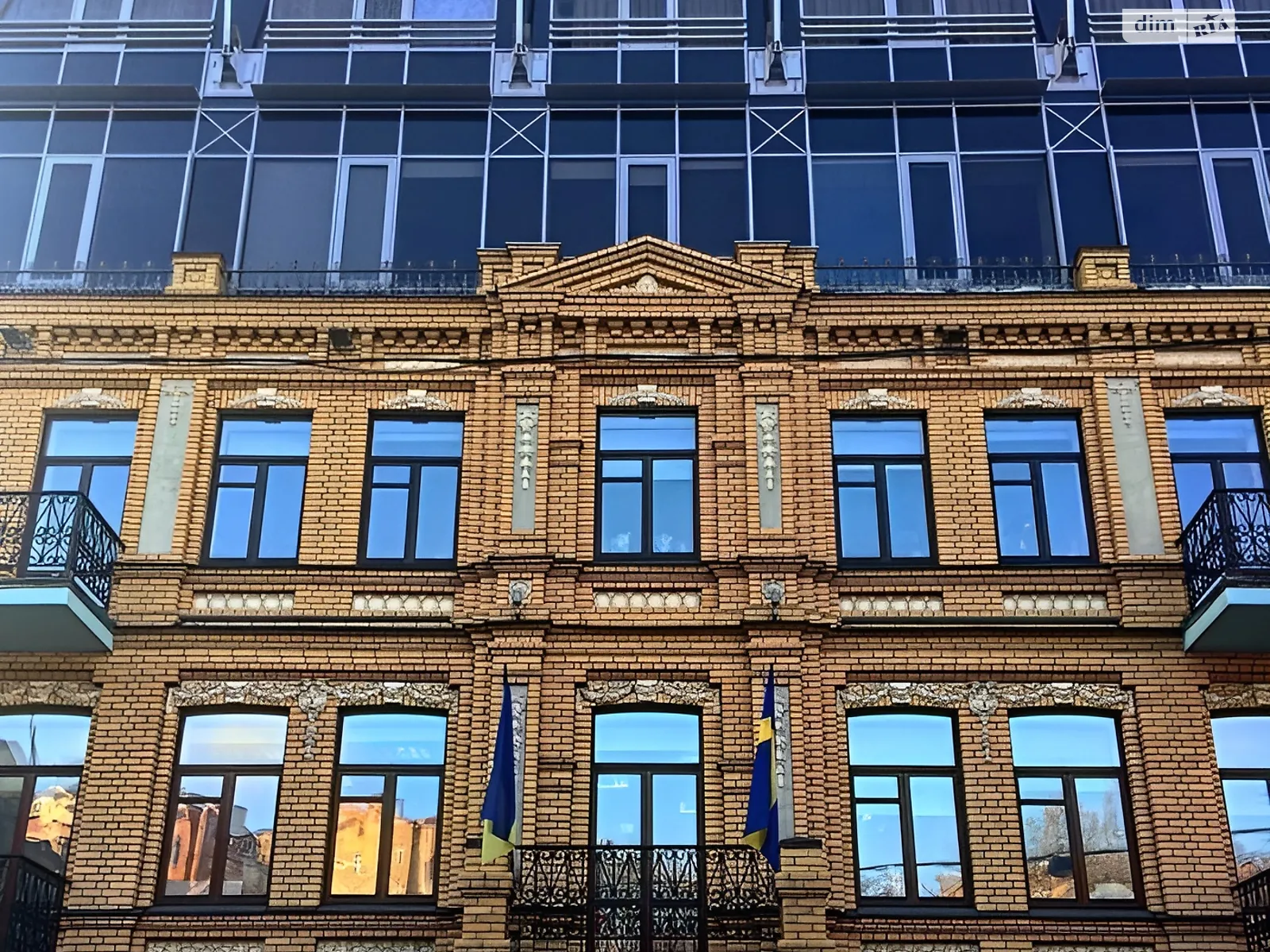 Сдается в аренду офис 464 кв. м в бизнес-центре, цена: 12528 $ - фото 1