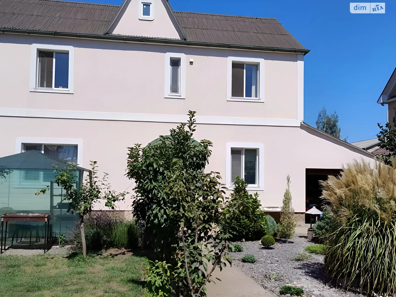 Продается дом на 2 этажа 130 кв. м с беседкой, цена: 99500 $ - фото 1