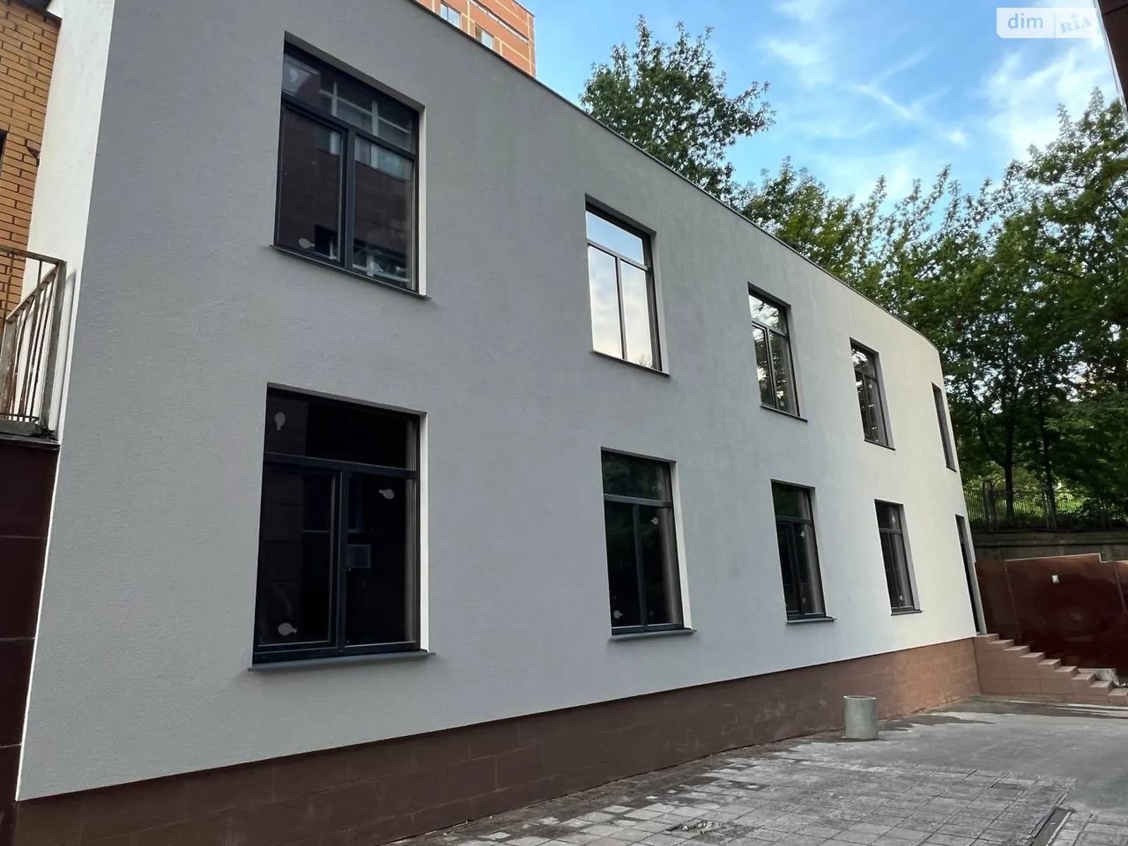 Продается помещения свободного назначения 228 кв. м в 2-этажном здании, цена: 800000 $ - фото 1
