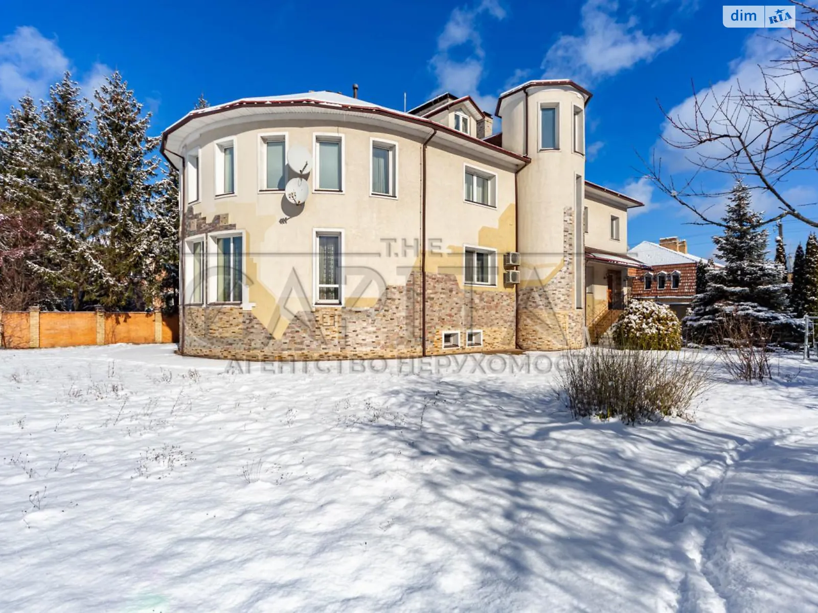 Продається будинок 3 поверховий 800 кв. м з гаражем, цена: 500000 $ - фото 1