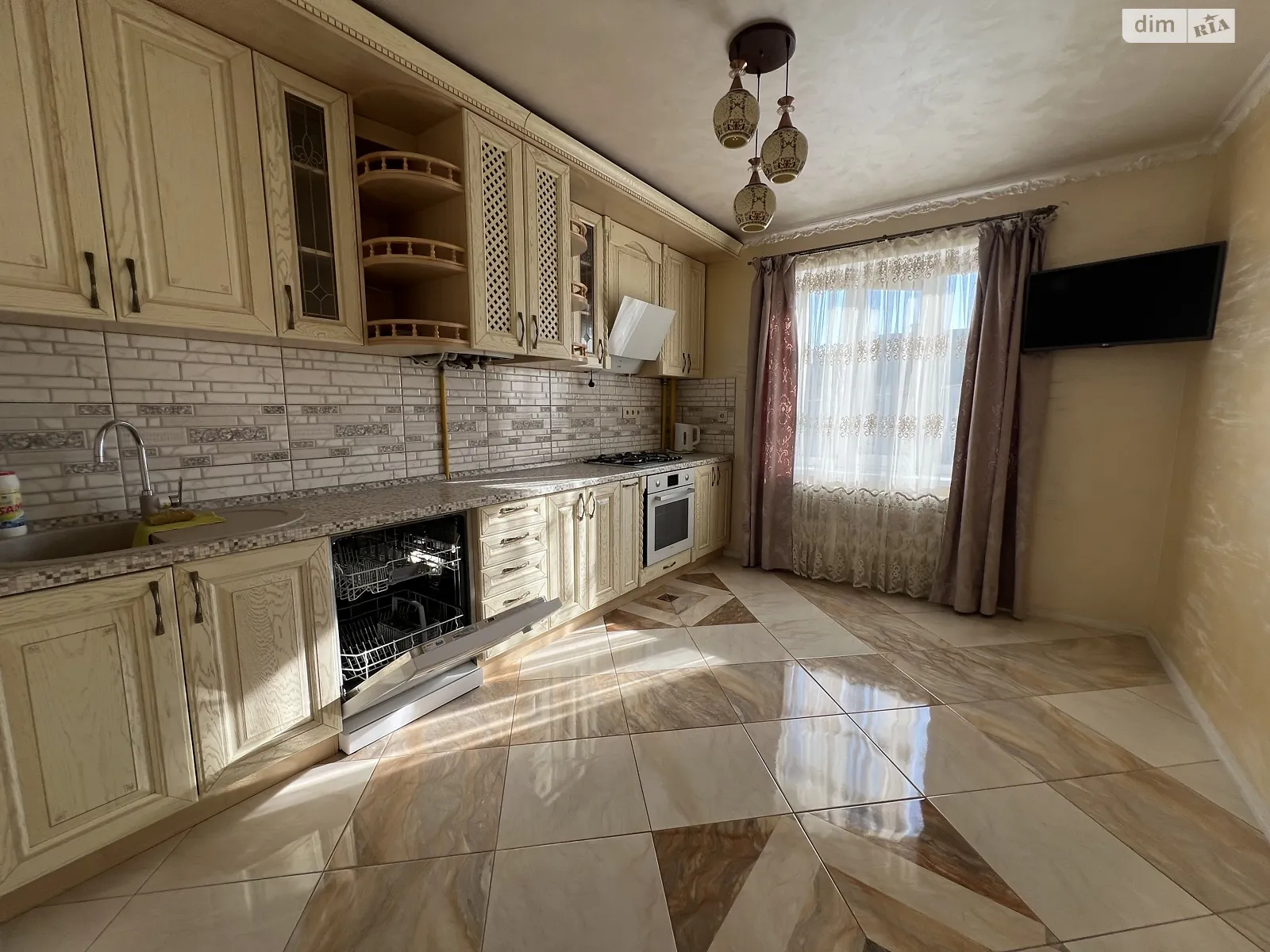Продается 4-комнатная квартира 128.7 кв. м в Ужгороде, цена: 118000 $ - фото 1