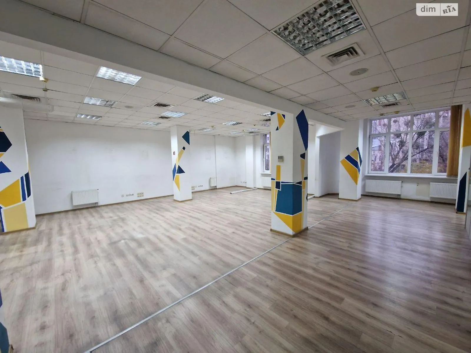 Сдается в аренду офис 550 кв. м в бизнес-центре, цена: 9300 $ - фото 1