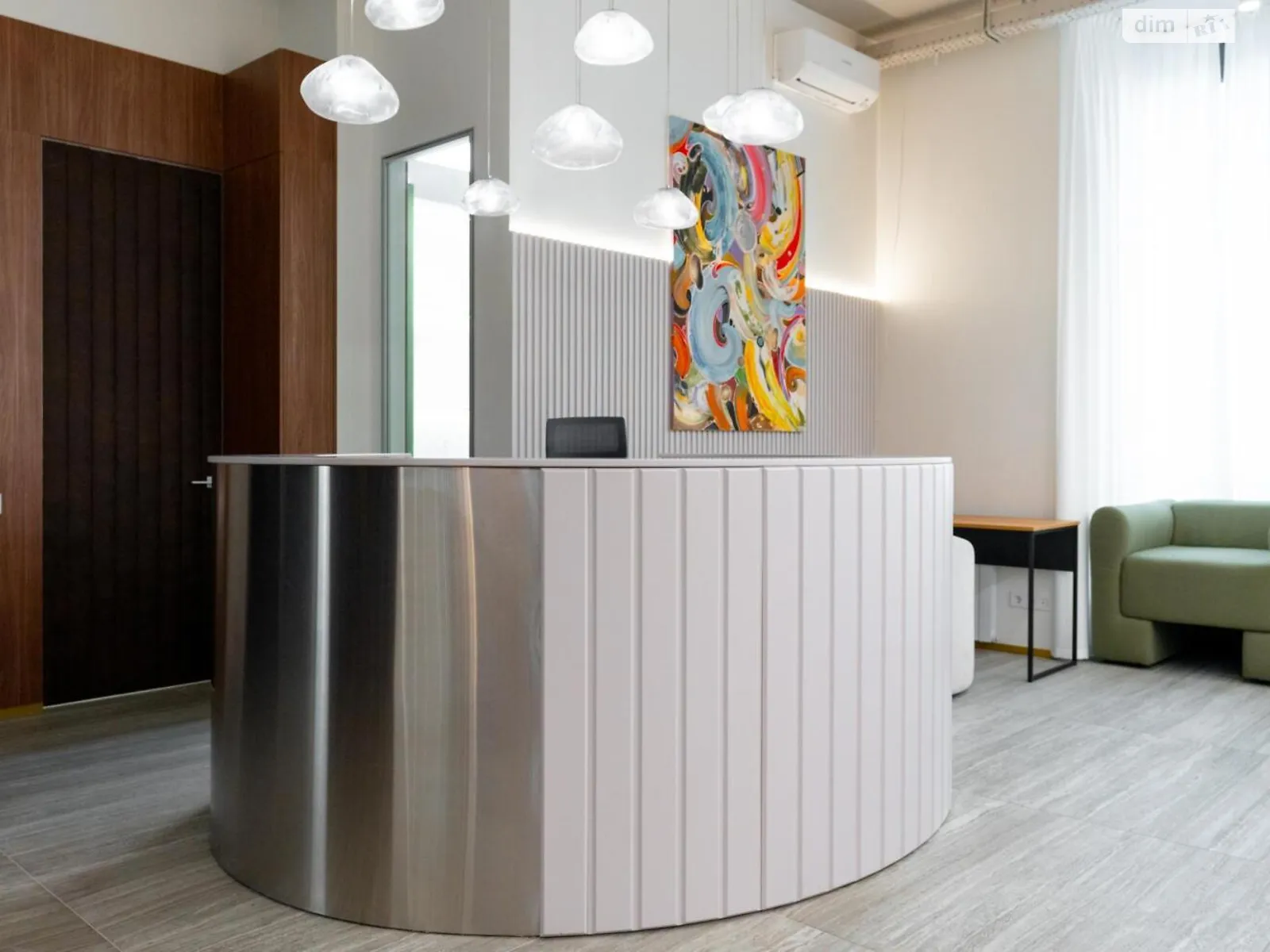 Продается офис 220 кв. м в бизнес-центре, цена: 1050000 $ - фото 1