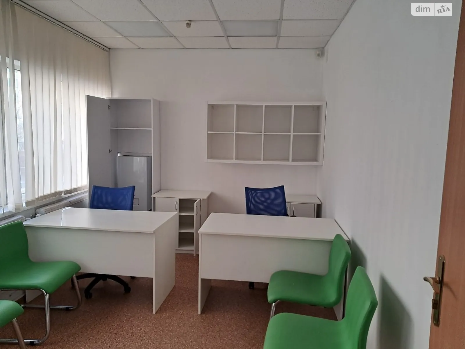 Продается офис 68.5 кв. м в бизнес-центре, цена: 160000 $ - фото 1