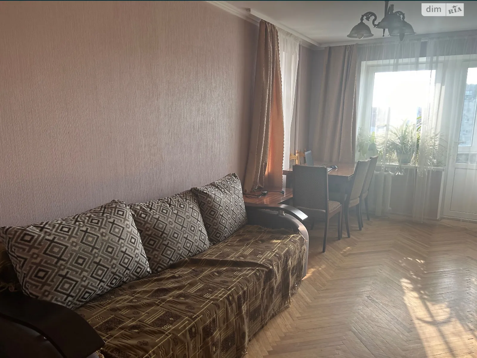 Продается 5-комнатная квартира 98 кв. м в Львове, ул. Зубровская - фото 1