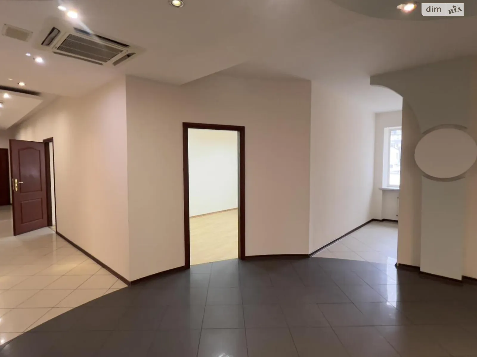 Здається в оренду офіс 245 кв. м в бізнес-центрі, цена: 65000 грн - фото 1