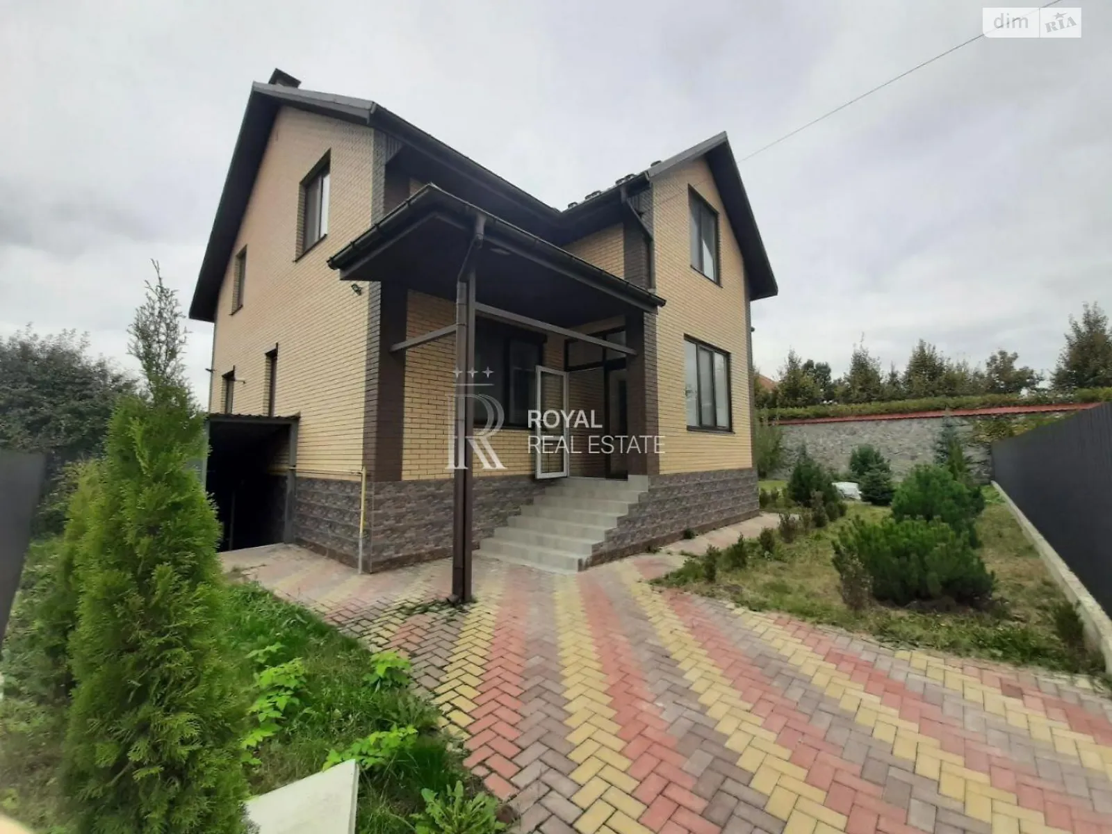 Продается дом на 2 этажа 300 кв. м с гаражом, цена: 235000 $ - фото 1