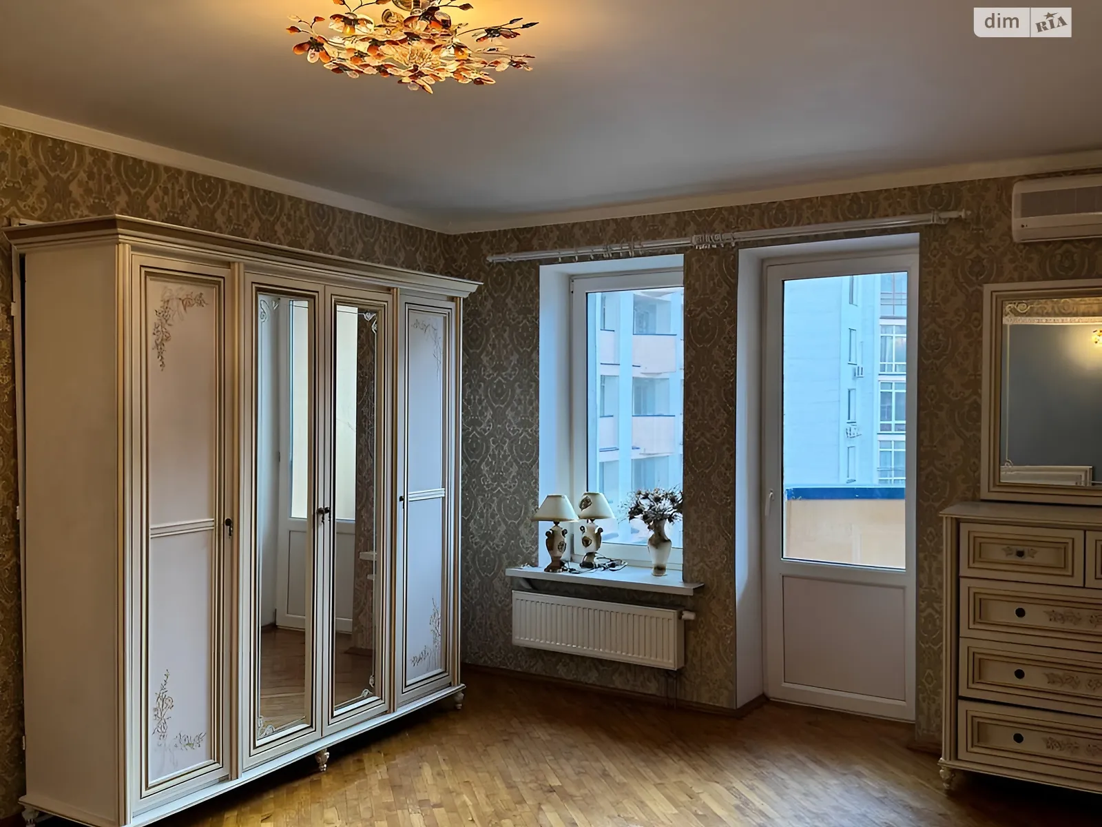 Продается 2-комнатная квартира 85 кв. м в Киеве, ул. Юлии Здановской(Михаила Ломоносова), 58 - фото 1