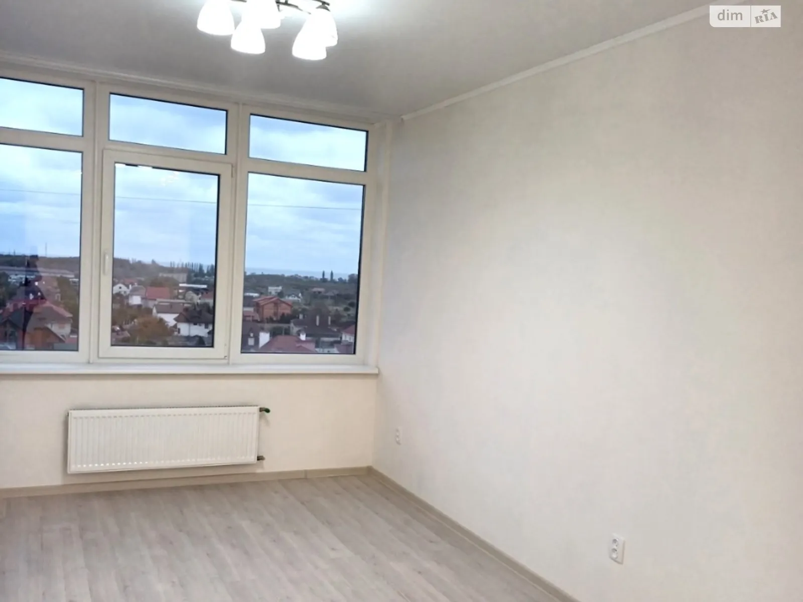Продается 2-комнатная квартира 44 кв. м в Одессе, ул. Жемчужная, 8 - фото 1