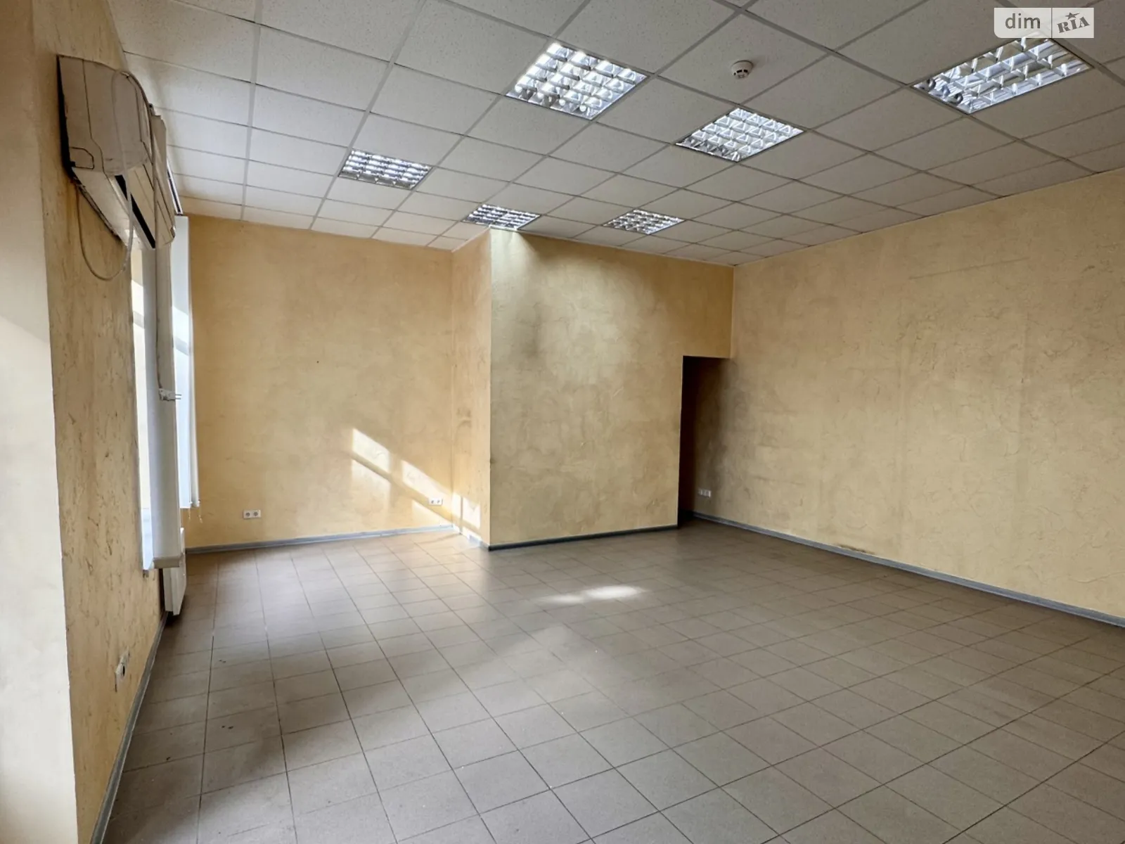Продается помещения свободного назначения 44.3 кв. м в 7-этажном здании, цена: 75900 $ - фото 1