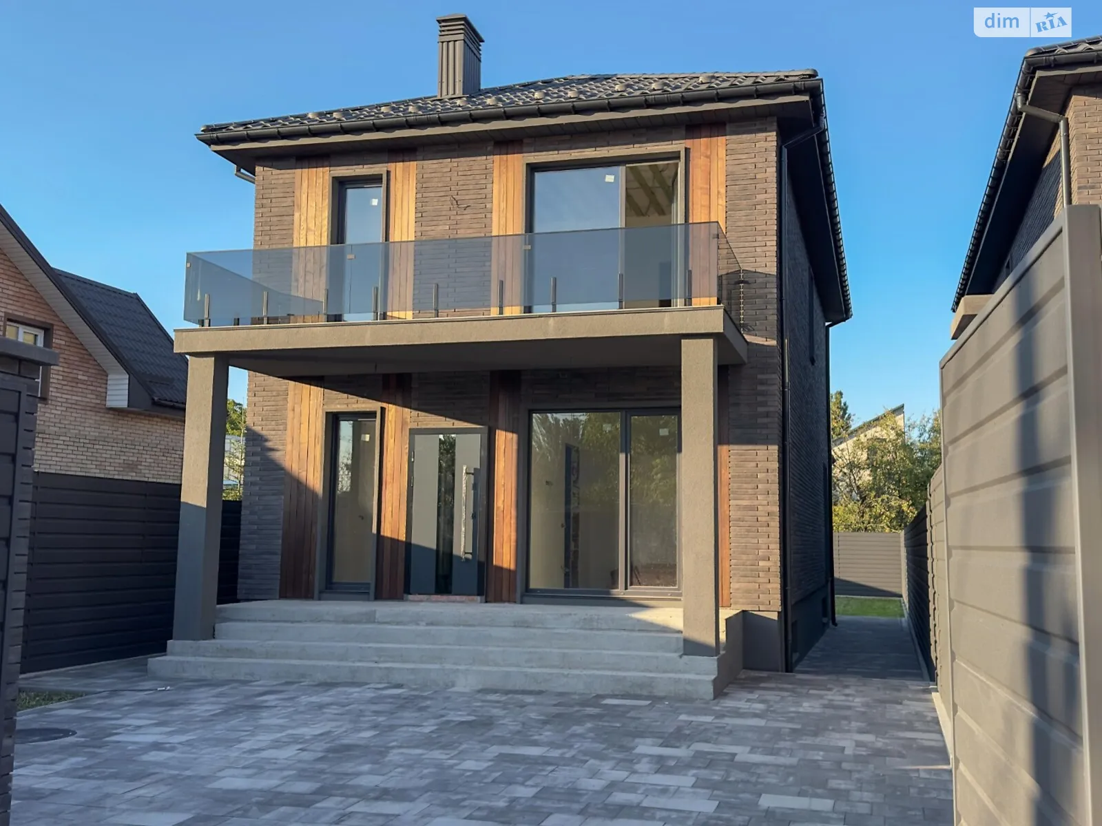 Продається будинок 2 поверховий 210 кв. м з каміном, цена: 285000 $ - фото 1