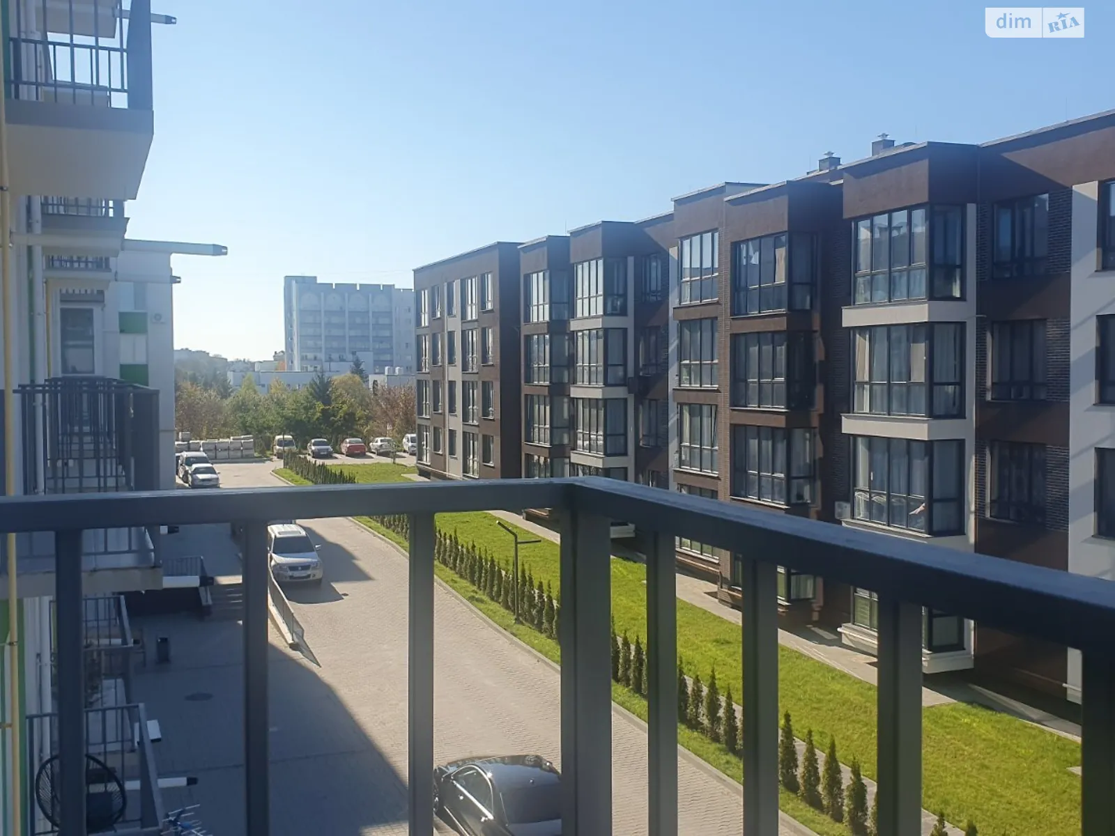 Продается 2-комнатная квартира 70.9 кв. м в Лисиничах, ул. Сиреньковая, 5 - фото 1