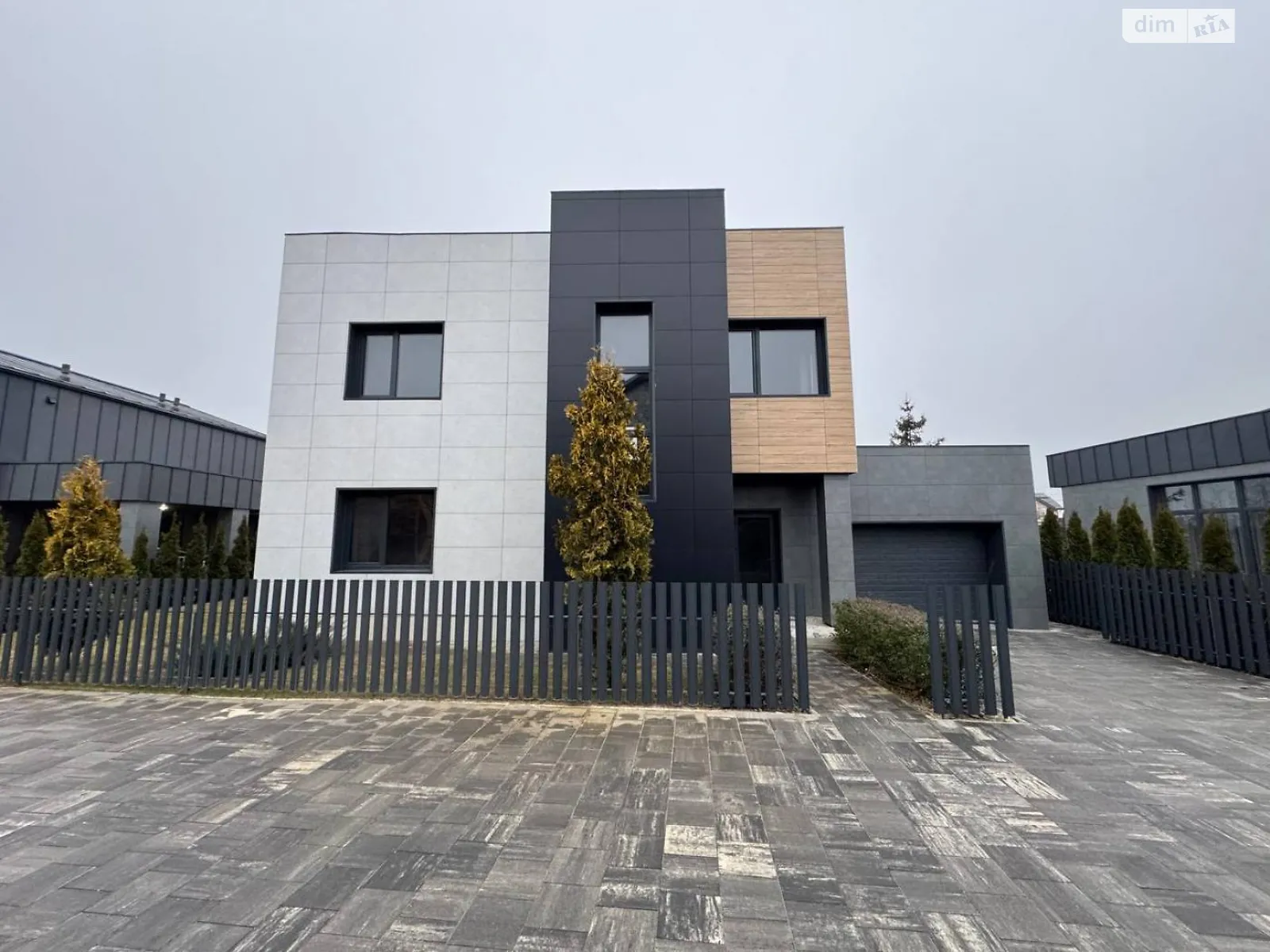 Продається будинок 2 поверховий 175 кв. м з гаражем, цена: 149999 $ - фото 1