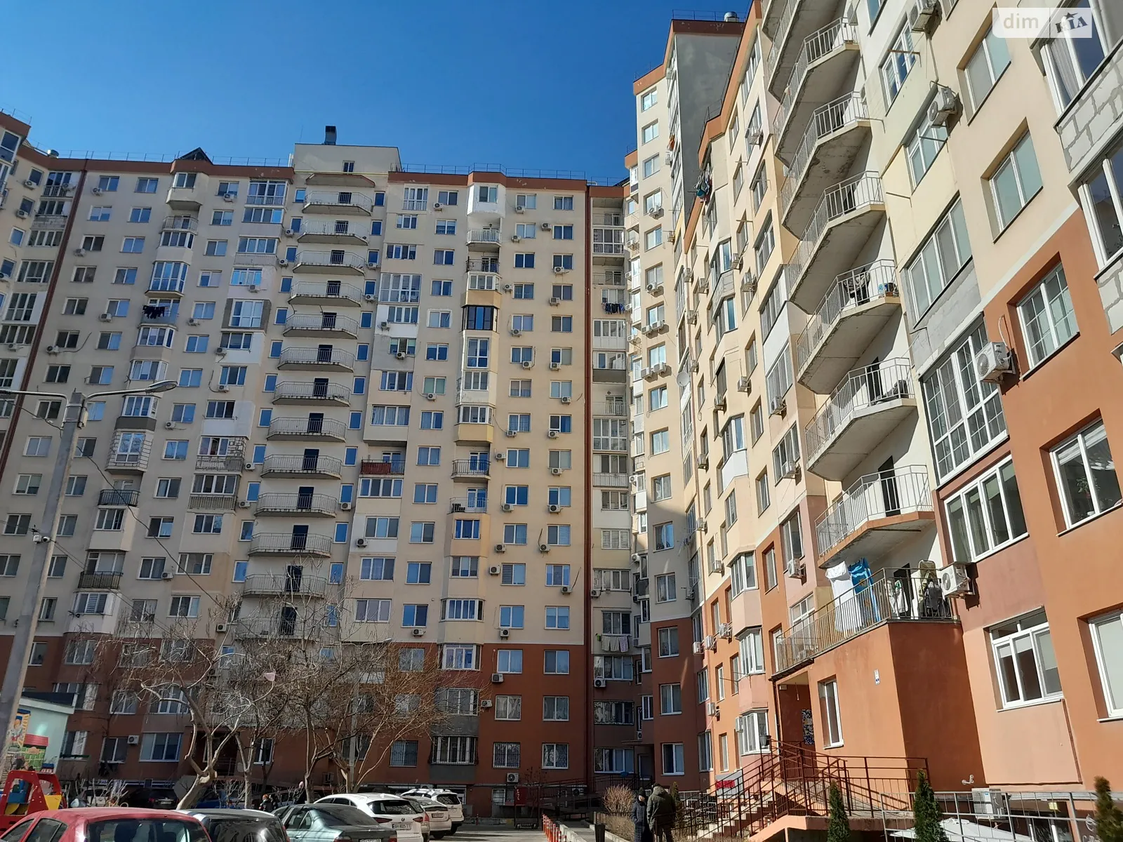 Продается 1-комнатная квартира 36 кв. м в Лиманке, мас. Радужный, 16/3 - фото 1
