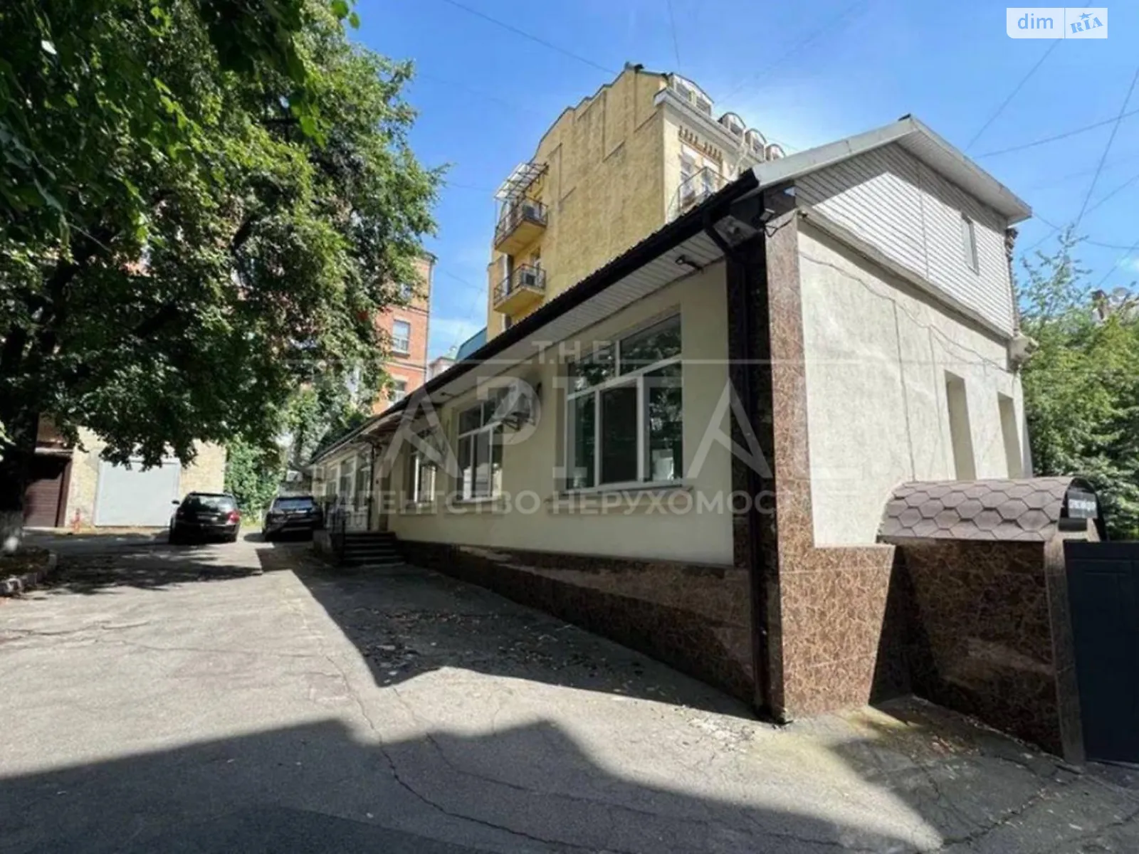 Сдается в аренду офис 250 кв. м в бизнес-центре, цена: 3200 $ - фото 1