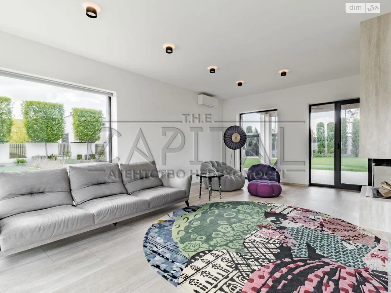 Продается дом на 2 этажа 300 кв. м с бассейном, цена: 700000 $ - фото 1