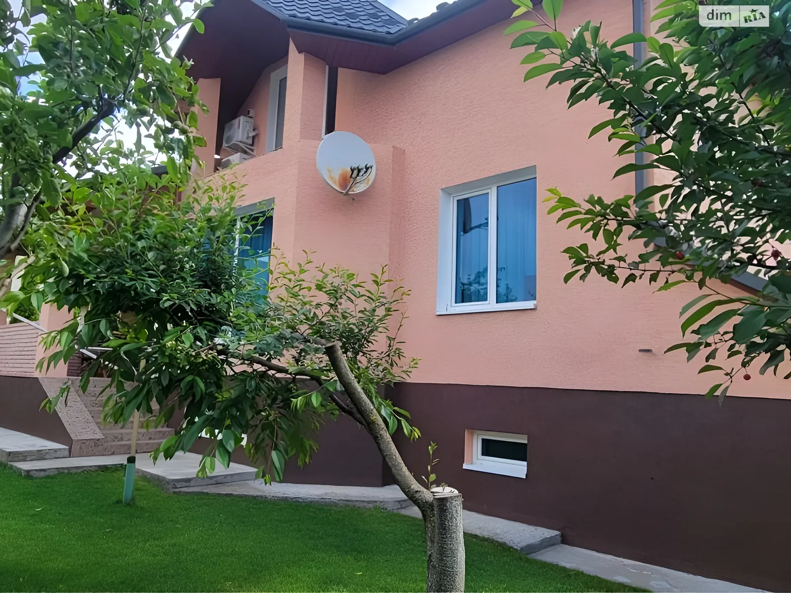 Продається будинок 3 поверховий 349 кв. м з бесідкою, цена: 200000 $ - фото 1