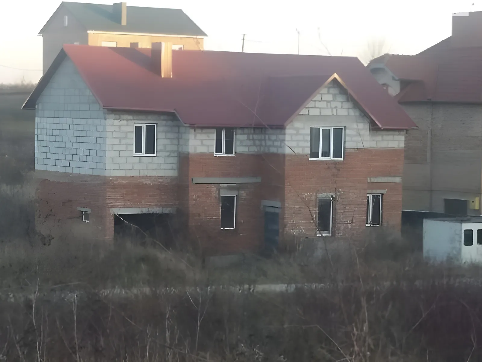 Продается дом на 2 этажа 192 кв. м с бассейном, цена: 51000 $ - фото 1