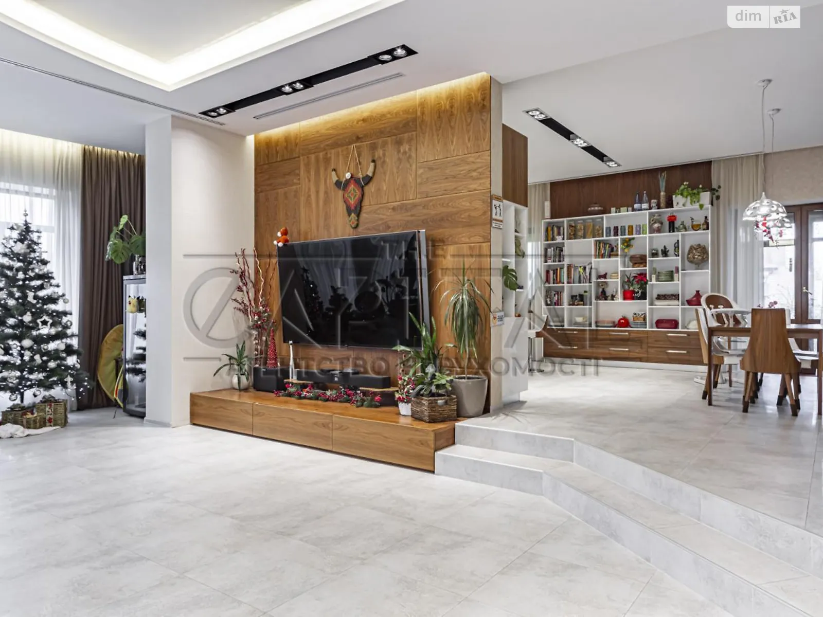 Продается дом на 2 этажа 497.7 кв. м с садом, цена: 1200000 $ - фото 1