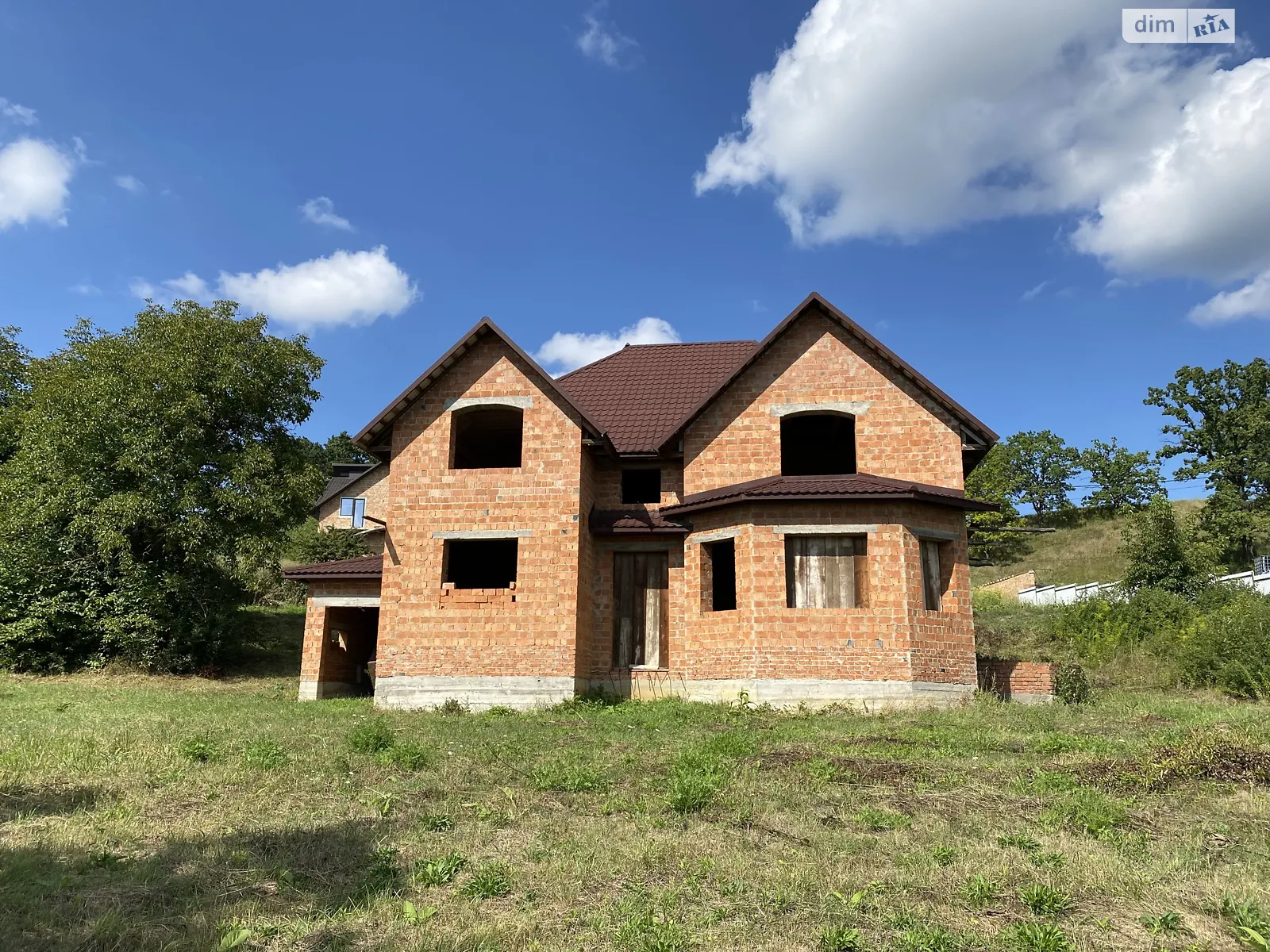 Продается дом на 2 этажа 250 кв. м с участком, цена: 75000 € - фото 1