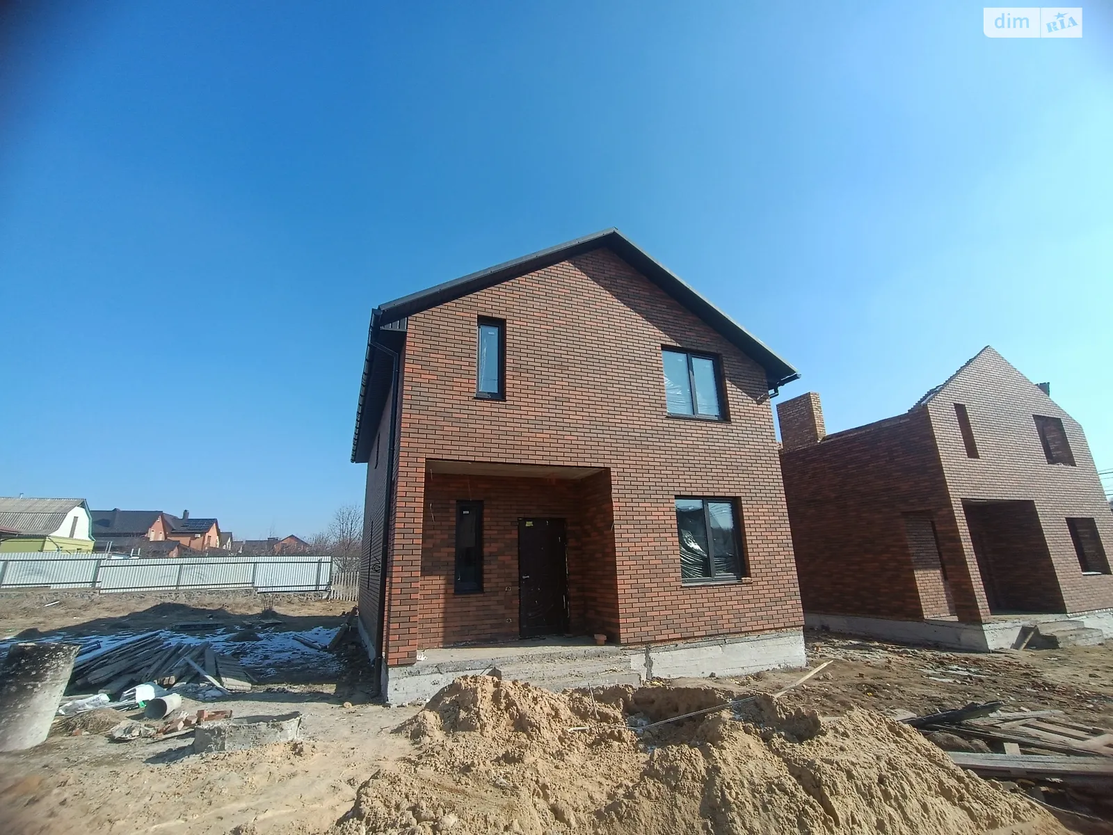 Продается дом на 2 этажа 125 кв. м с верандой, цена: 93000 $ - фото 1