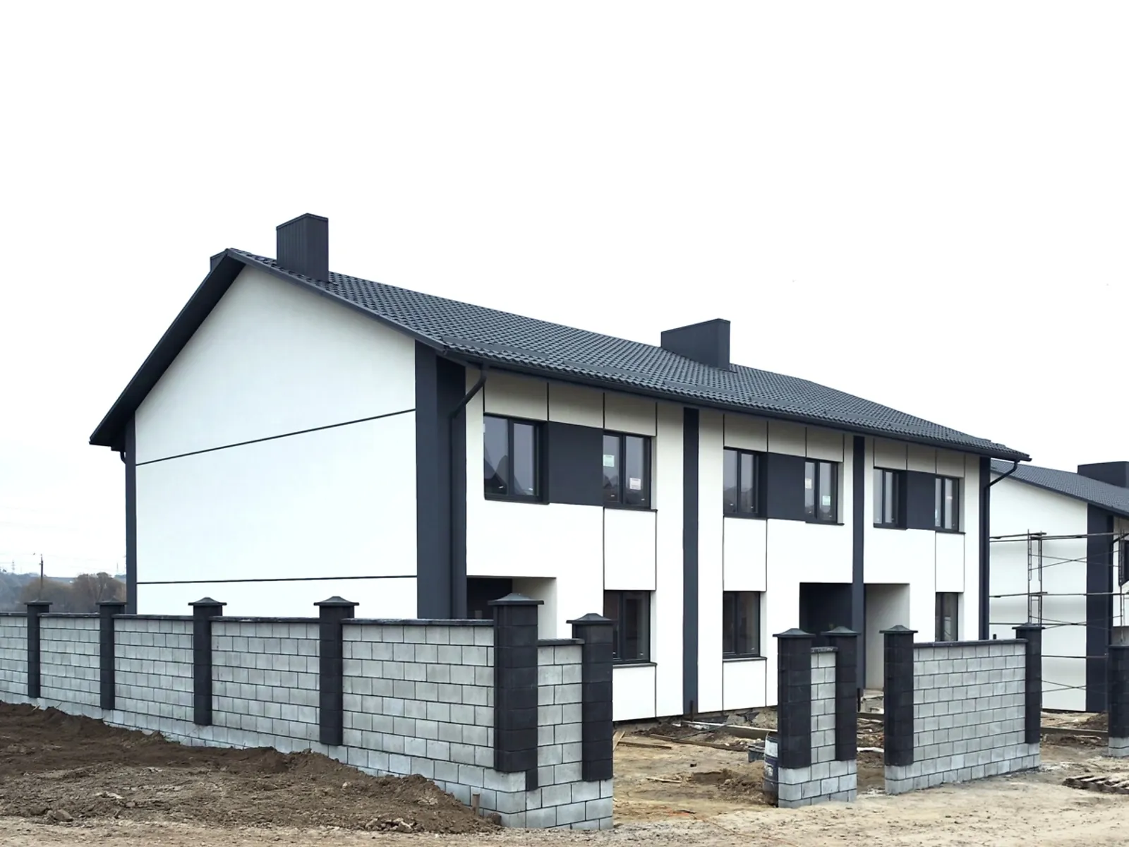 Продается часть дома 110 кв. м с гаражом, цена: 66500 $ - фото 1
