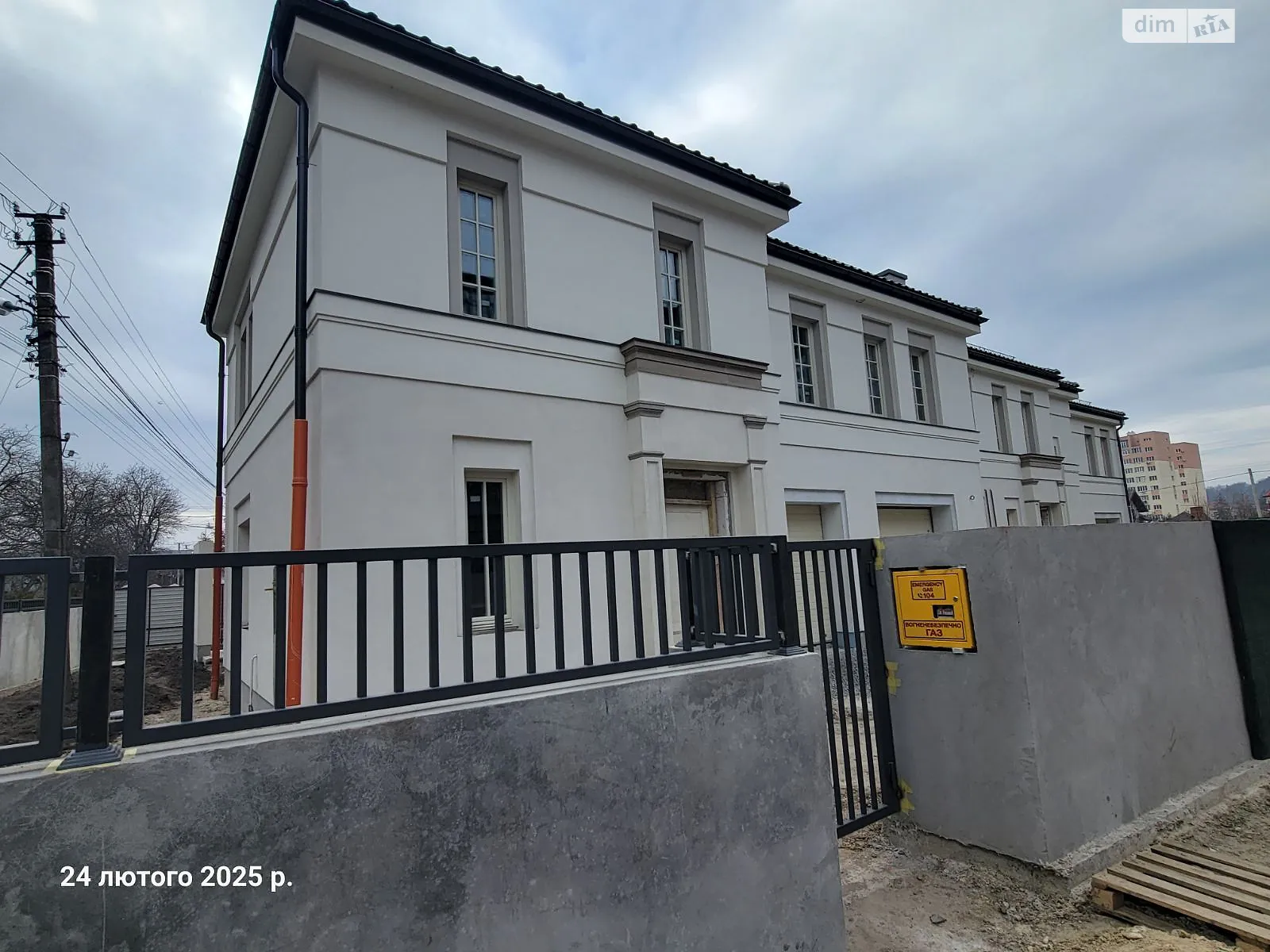 Продается дом на 2 этажа 160 кв. м с беседкой, цена: 236000 $ - фото 1