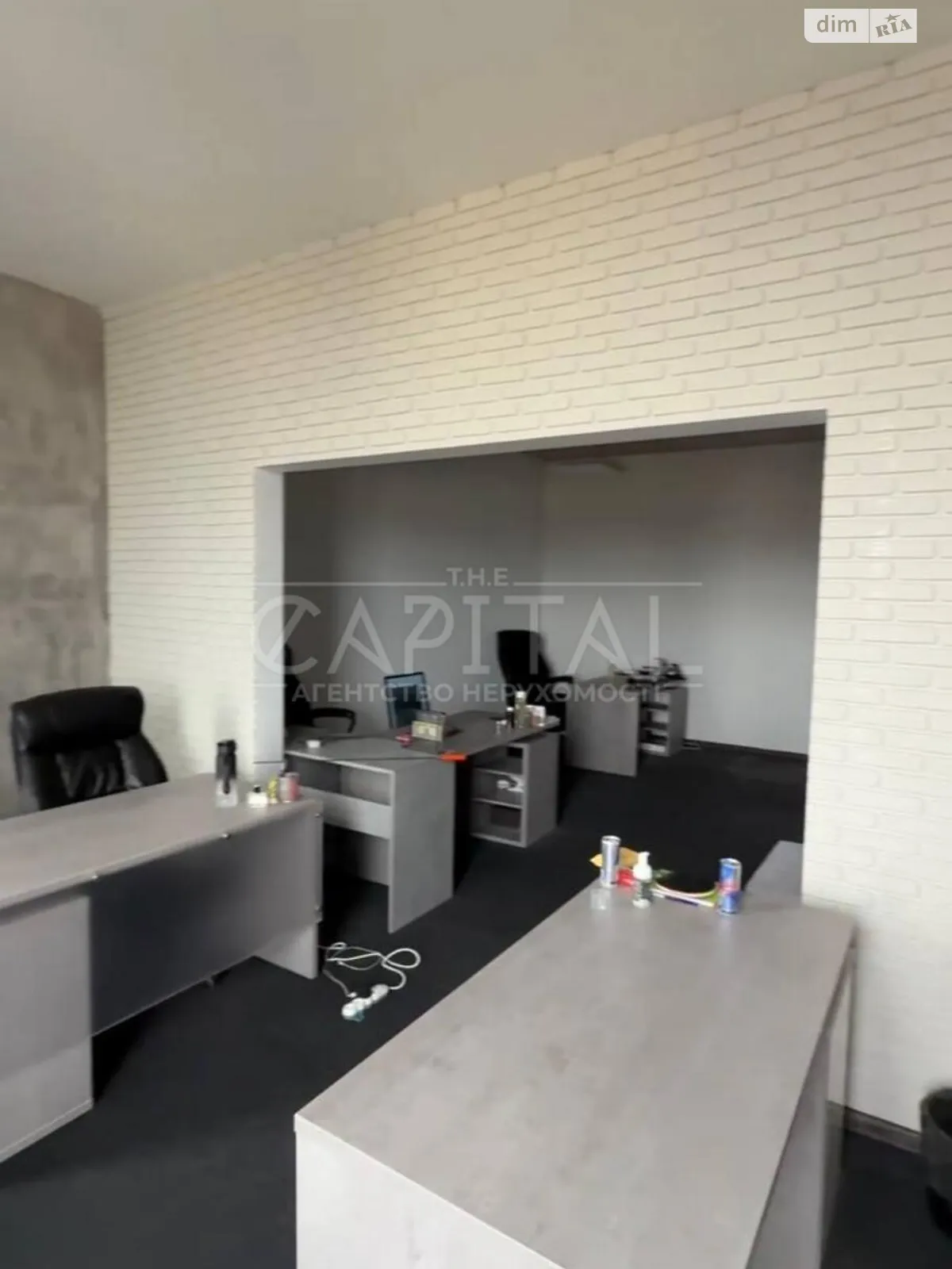 Сдается в аренду офис 220 кв. м в бизнес-центре, цена: 1500 $ - фото 1